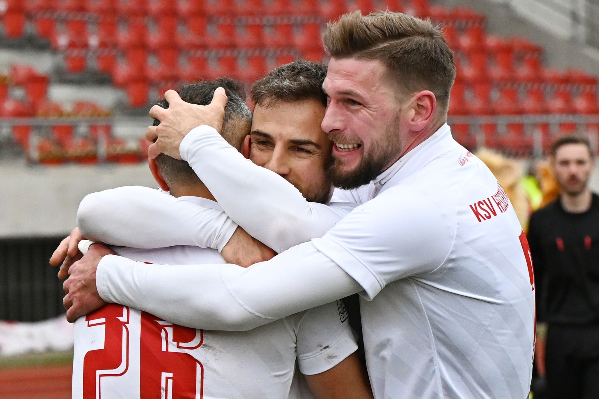 Regionalliga Südwest 2020/21, KSVHessen Kassel, TSV Steinbach Haiger, Endstand 2:1, Jubel zum 1:0