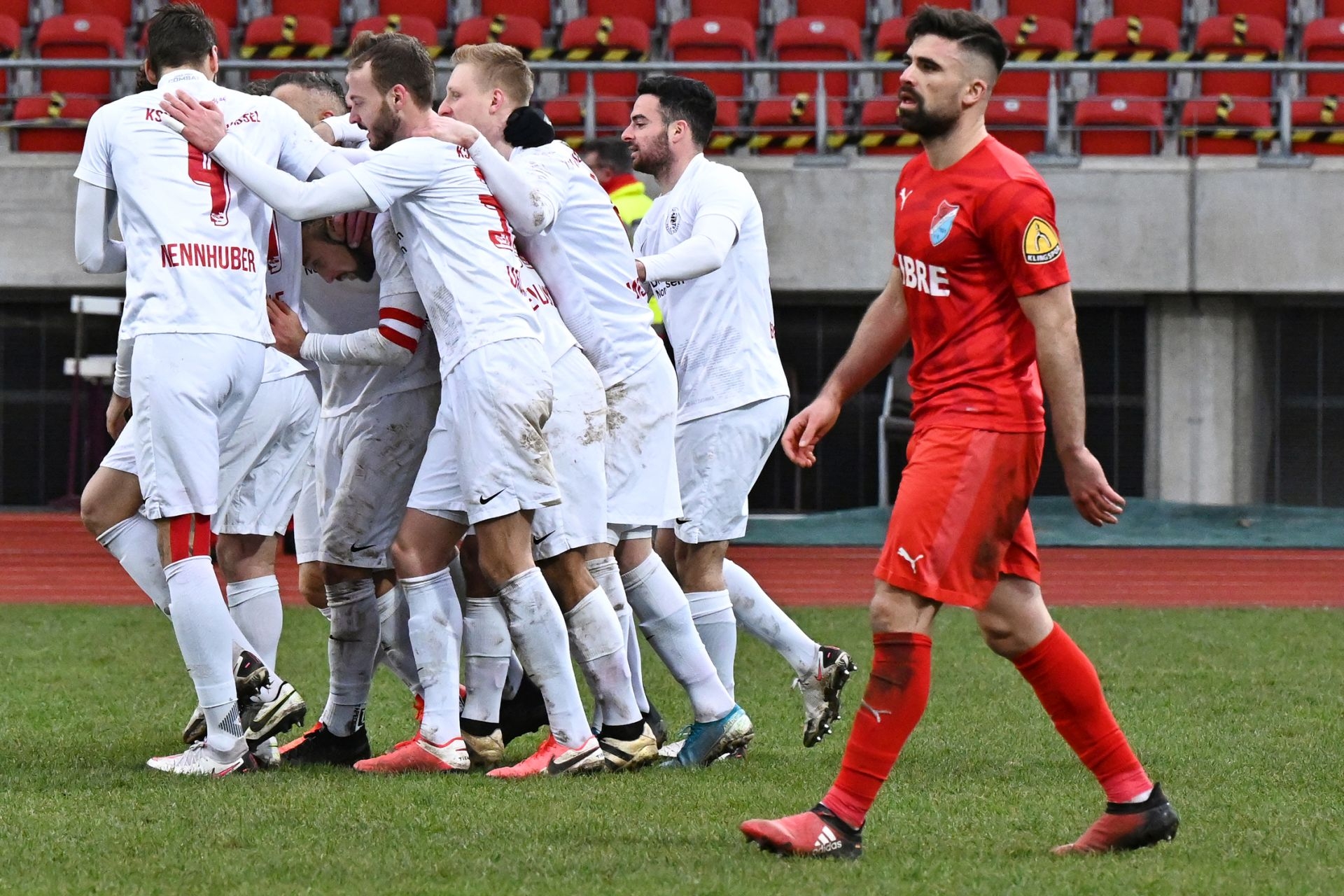 Regionalliga Südwest 2020/21, KSVHessen Kassel, TSV Steinbach Haiger, Endstand 2:1, Jubel zum 2:1