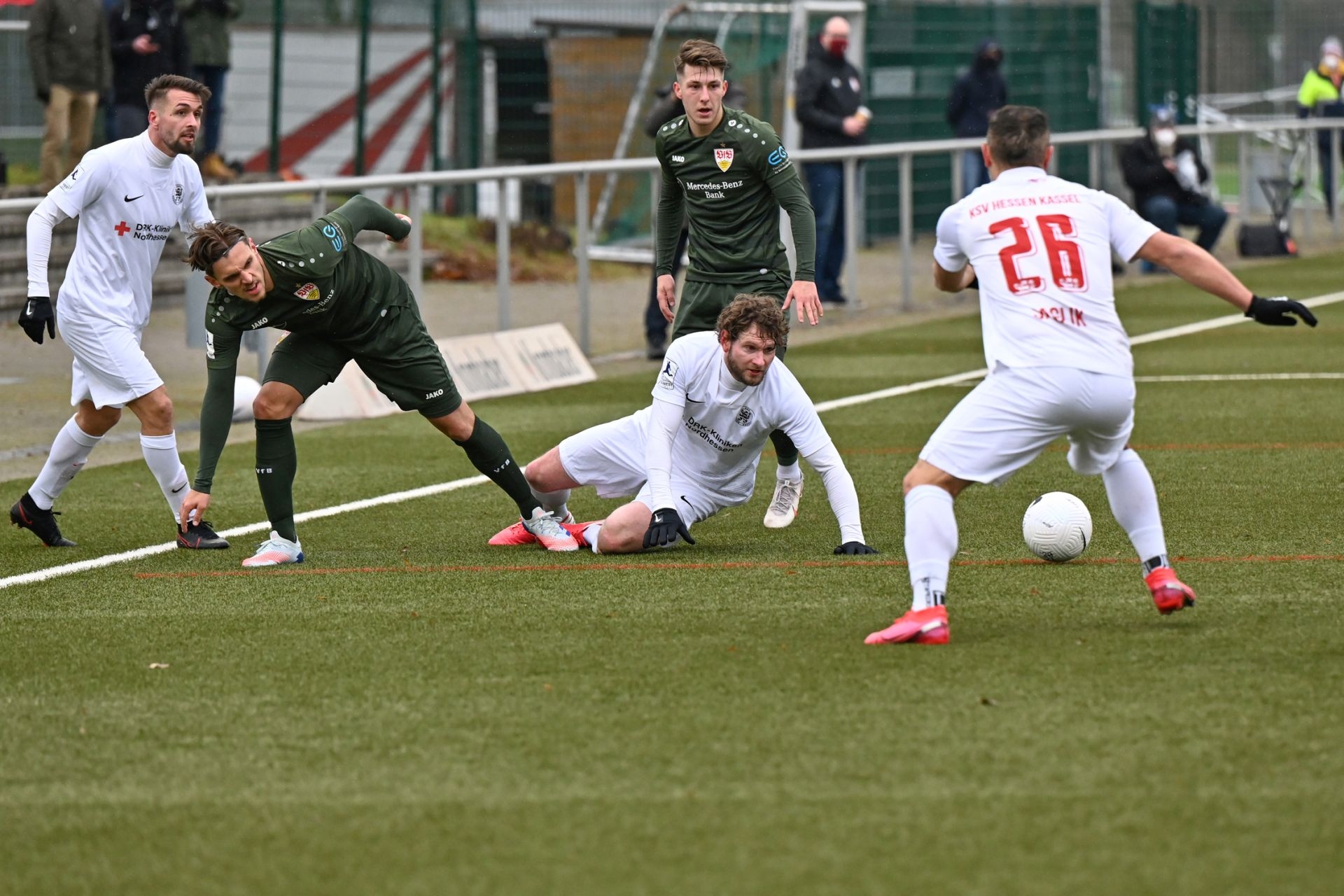 Regionalliga Südwest 2020/21, KSV Hessen Kassel, VfB Stuttgart II, Endstand 0:4, Marco Dawid, Ingmar Merle (am Boden(, Mahir Saglik