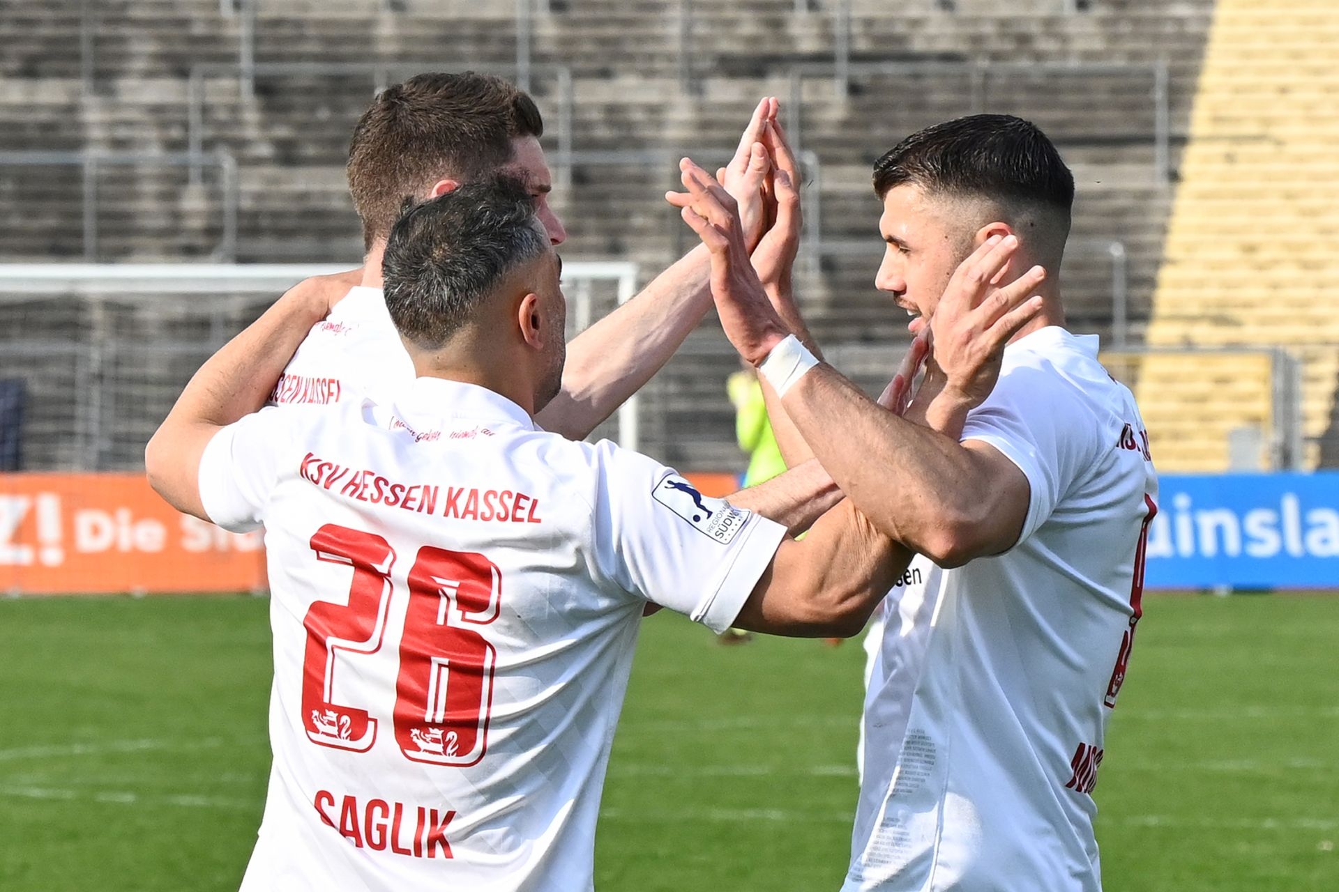 Regionalliga Südwest 2020/21, KSV Hessen Kassel, Bahlinger SC, Endstand 1:1, Jubel zum 1:0