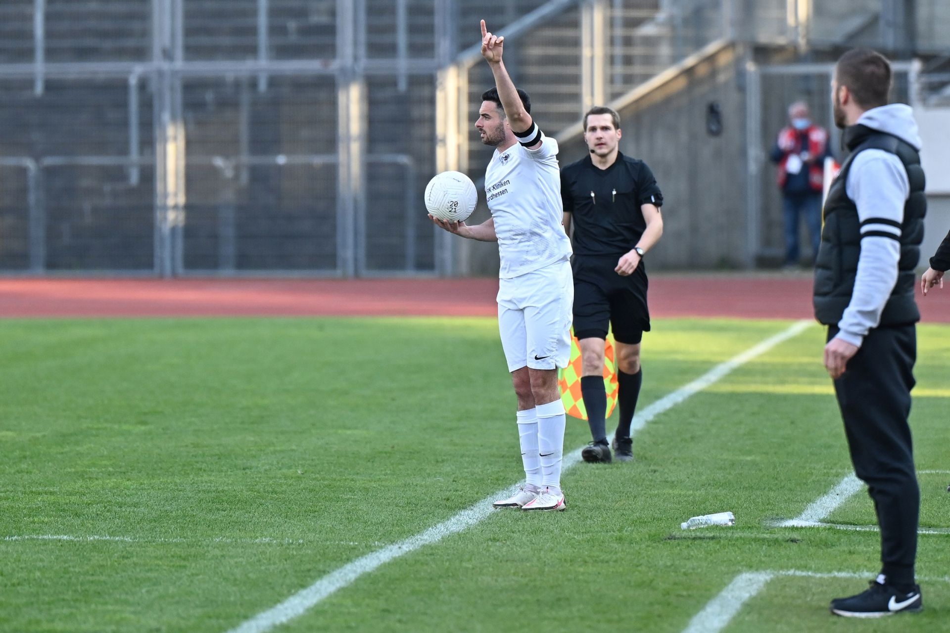 Regionalliga Südwest 2020/21, KSV Hessen Kassel, Bahlinger SC, Endstand 1:1, Adrian Bravo Sanchez, Tobias Damm