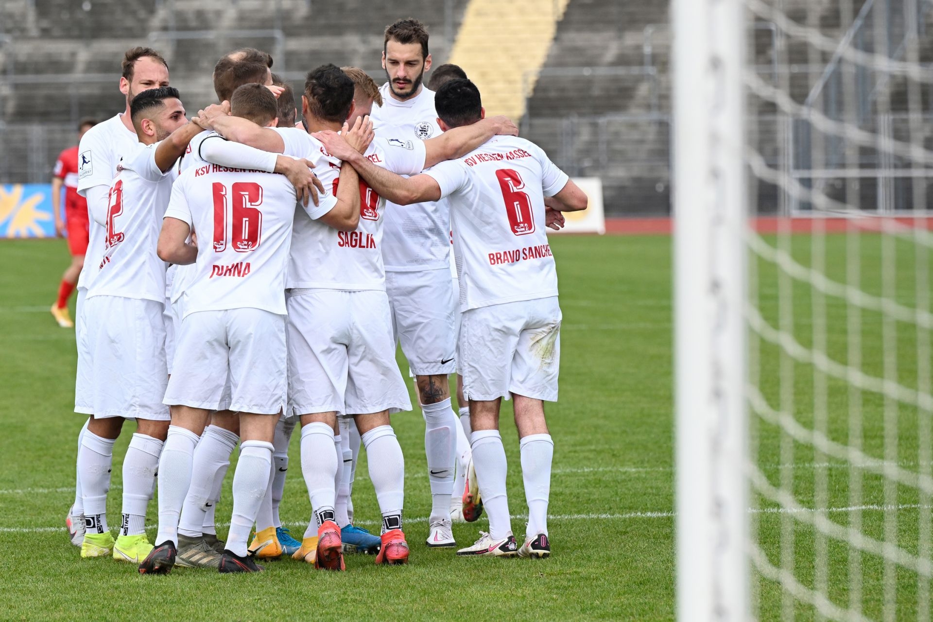 Regionalliga Südwest 2020/21, KSV Hessen Kassel, TSB Balingen, Endstand 2:2, Jubel zum 2:0