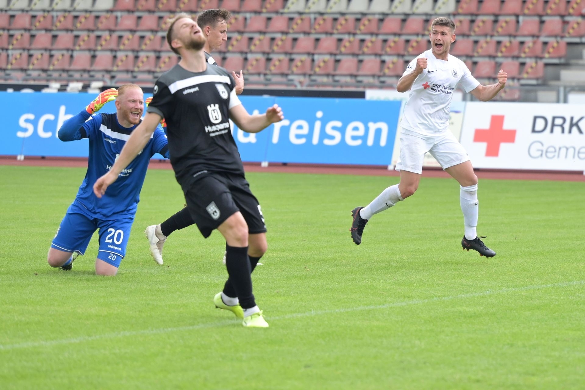 Regionalliga Südwest 2020/21, KSV Hessen Kassel, SSV Ulm 1846, Endstand 3:1, Jubel zum 2:0