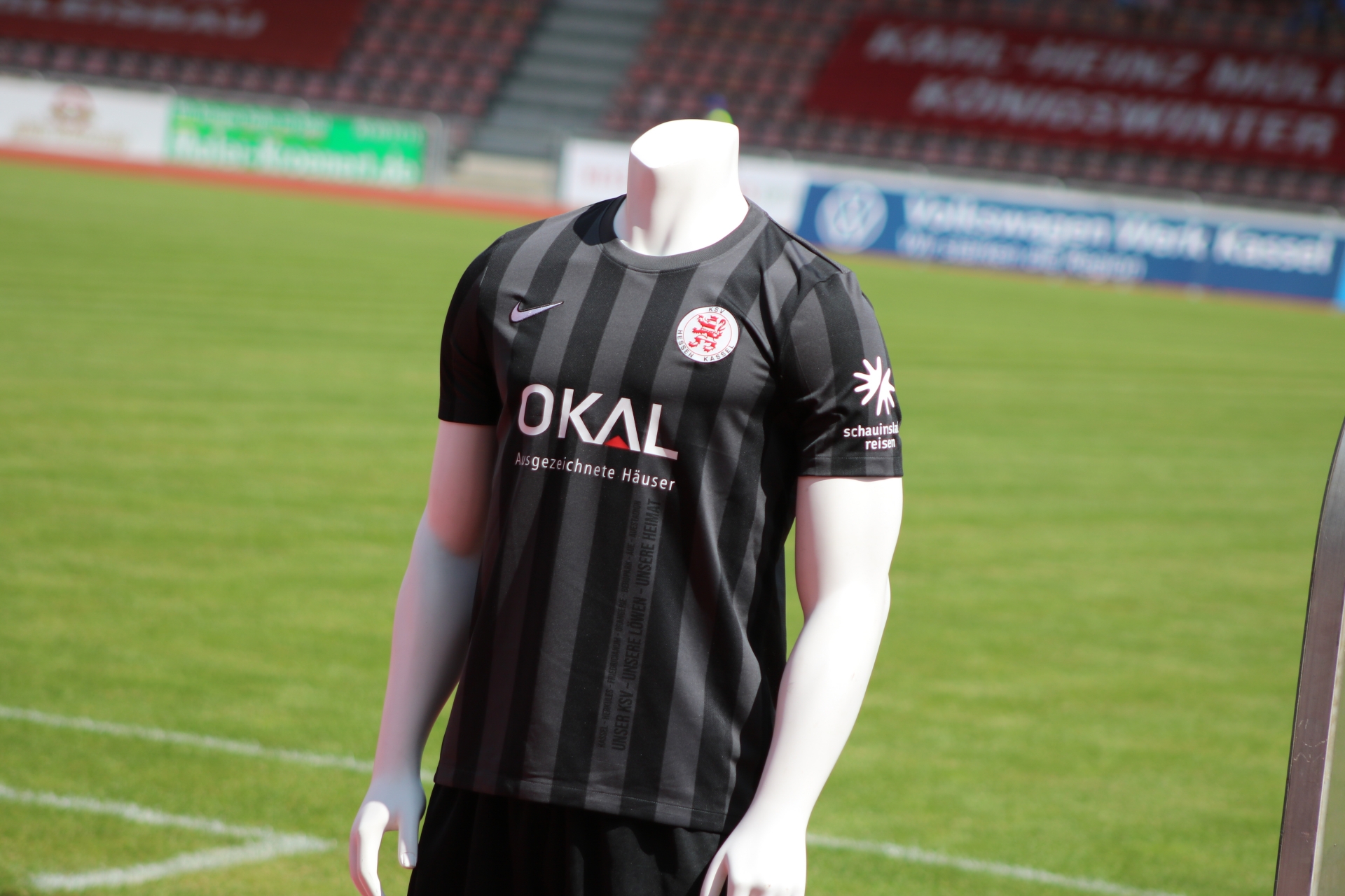 KSV Hessen Kassel - TSV Steinbach Haiger: Neues Trikot, OKAL