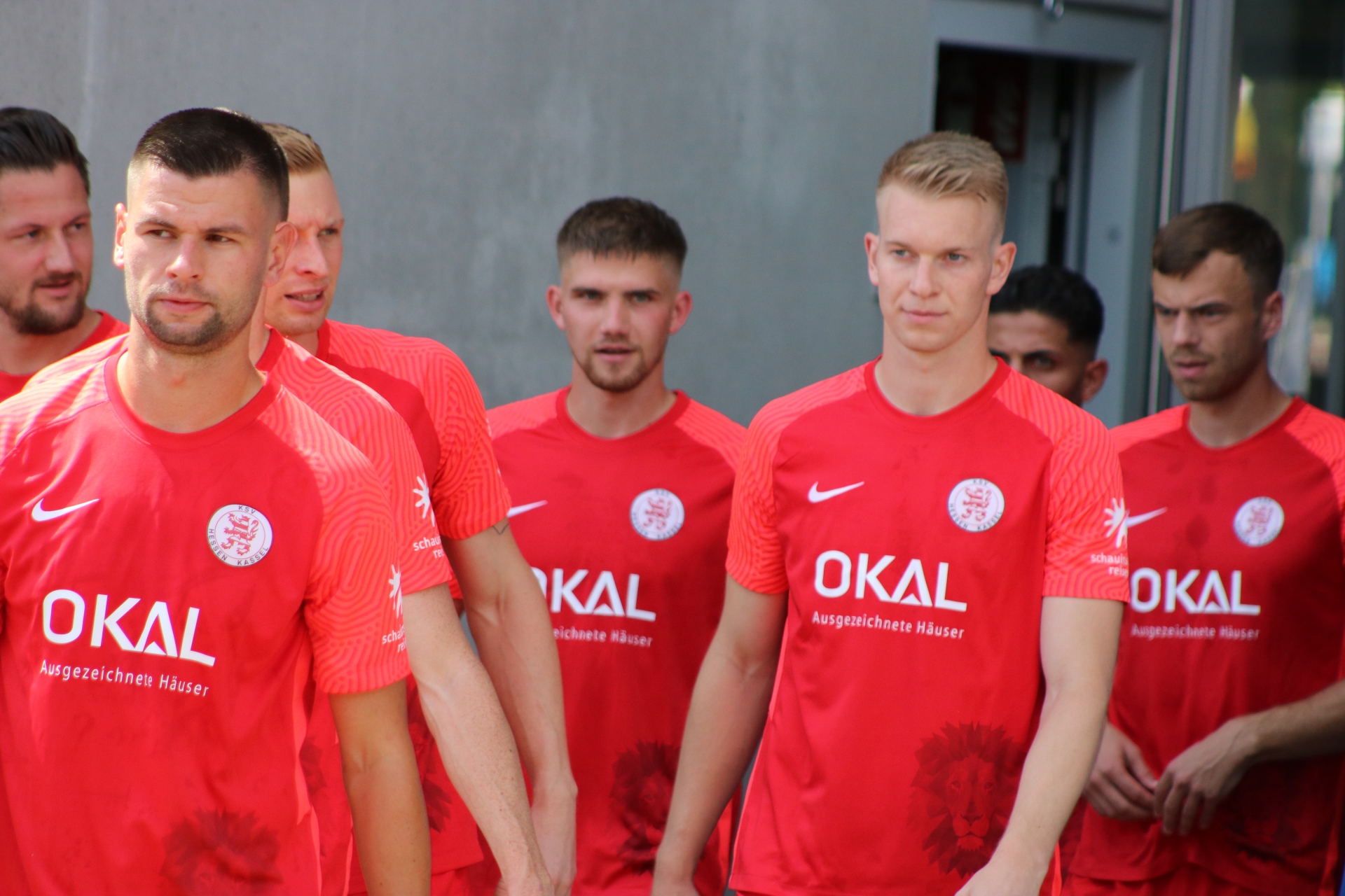 KSV Hessen Kassel - TSV Steinbach Haiger: Einlauf