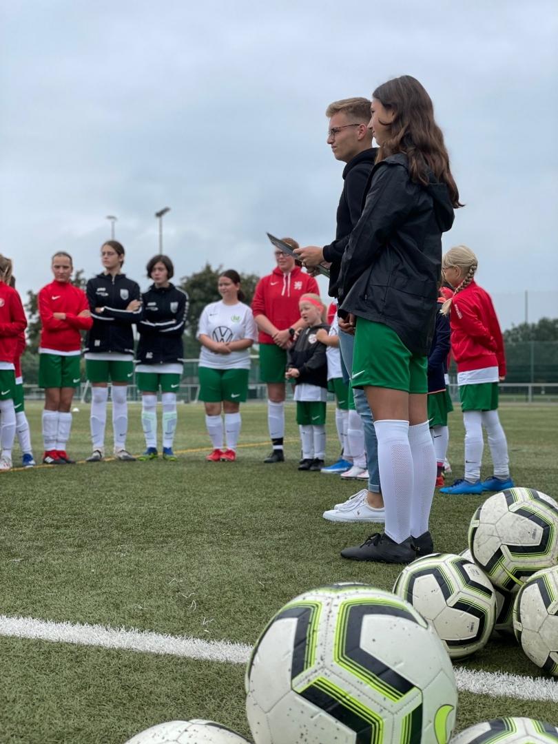 VFL-Mädchencamp zu Gast beim KSV Hessen Kassel