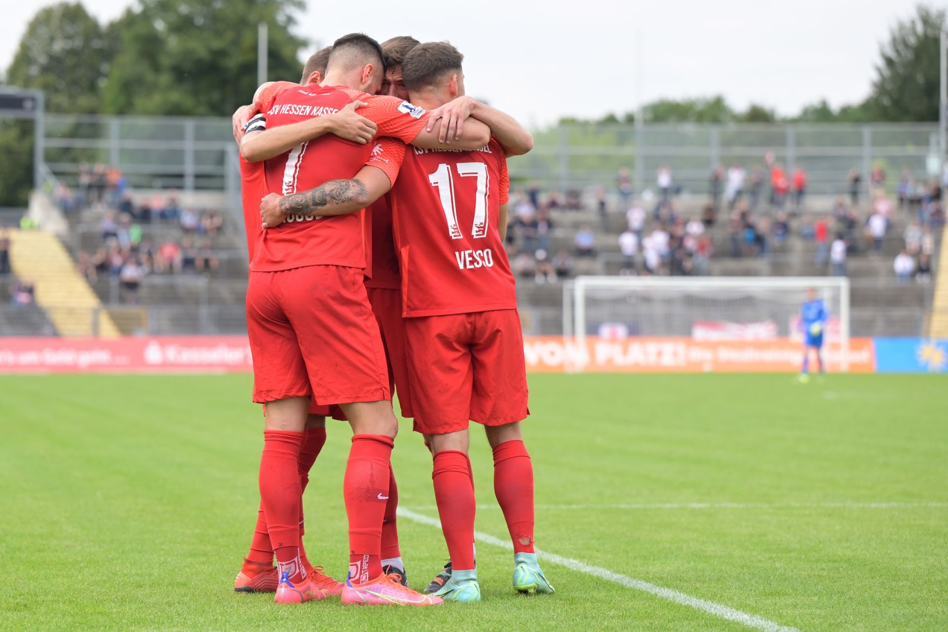 KSV Hessen Kassel, VfB Stuttgart II, Regionalliga S�dwest, Saison 2021/22, Endstand 3:2, Jubel zum 1.1