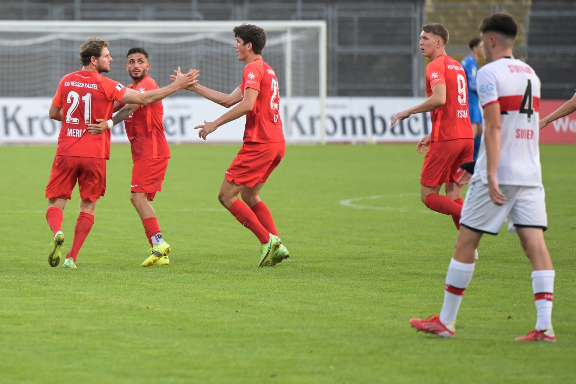 KSV Hessen Kassel, VfB Stuttgart II, Regionalliga Südwest, Saison 2021/22, Endstand 3:2, Jubel zum 2:2