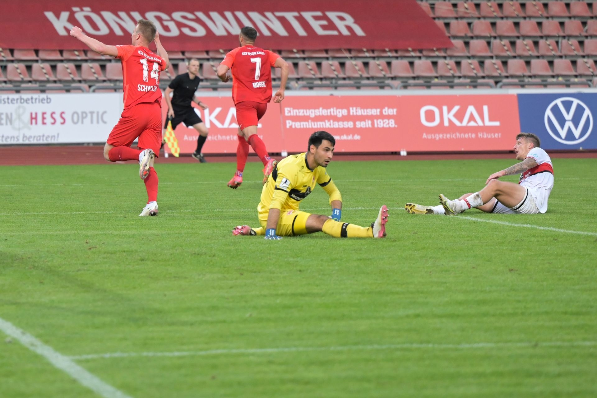 KSV Hessen Kassel, VfB Stuttgart II, Regionalliga Südwest, Saison 2021/22, Endstand 3:2, Jubel zum 3:2