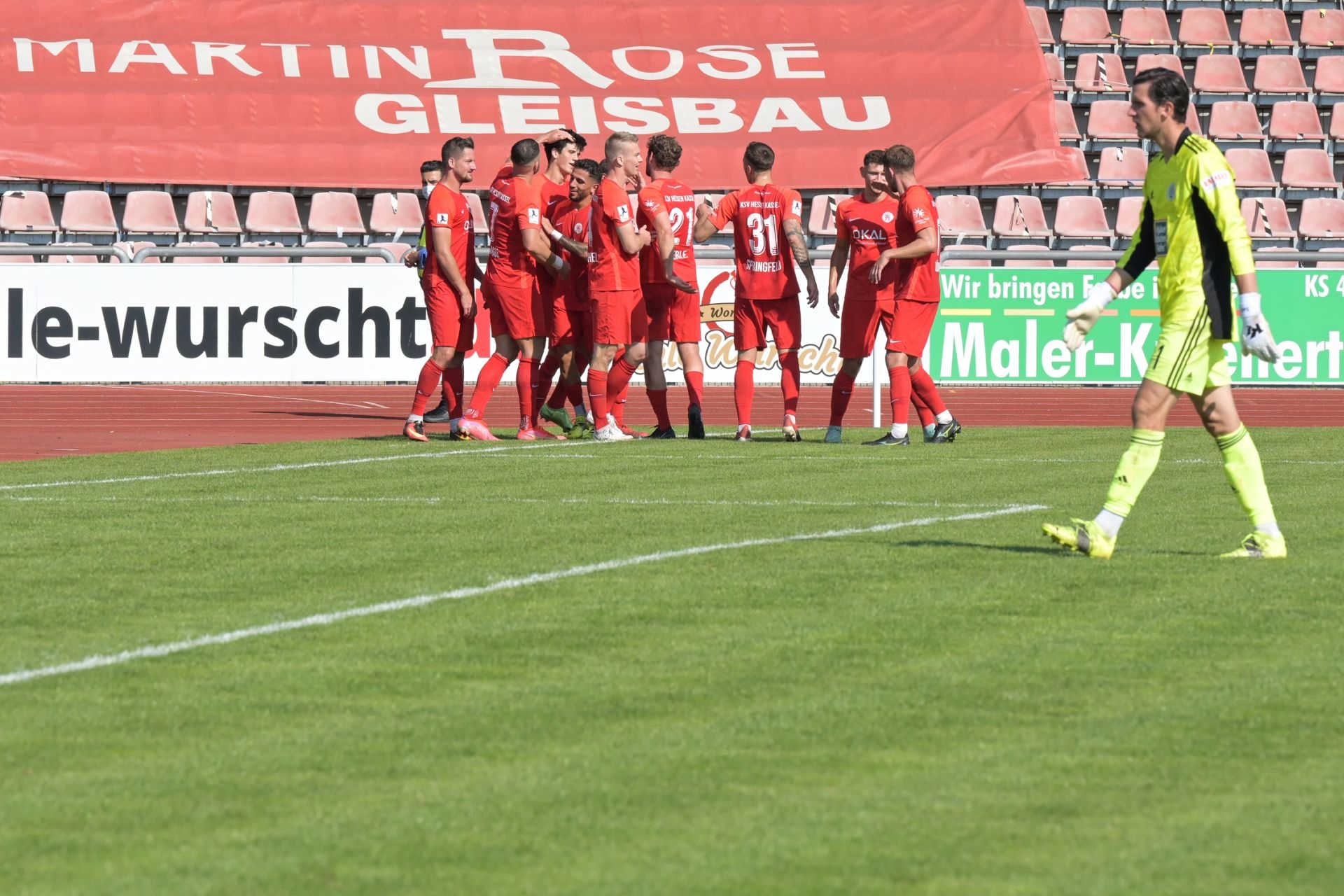 Regionalliga Südwest, Saison 2021/22, KSV Hessen Kassel, FC 08 Homburg, Endstand 3:0, Jubel zum 3:0