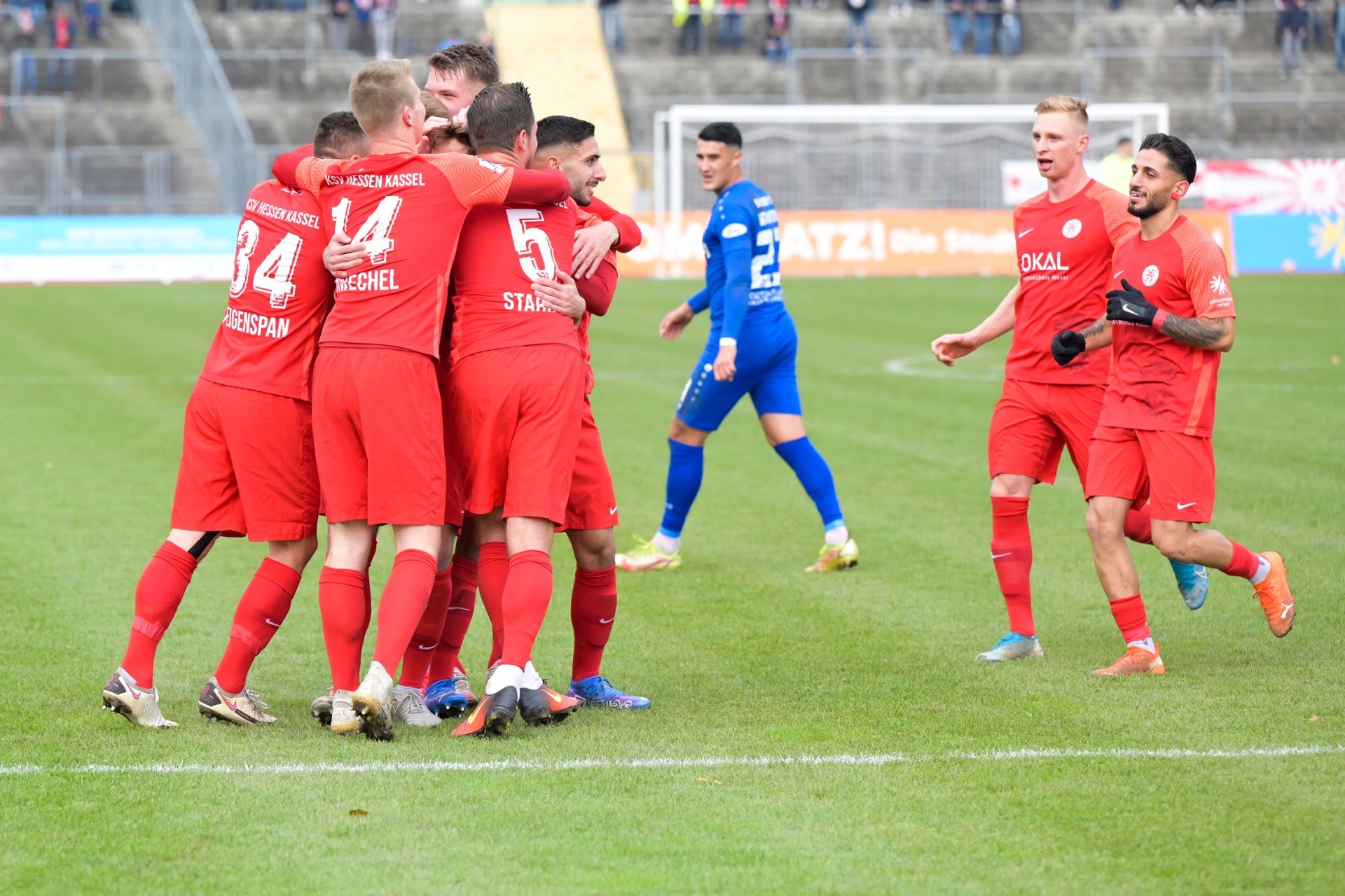 KSV Hessen Kassel, Bahlinger SC, Regionalliga Südwest, Saison 2021/22, Endstand 1:1, Jubel zum 1:0