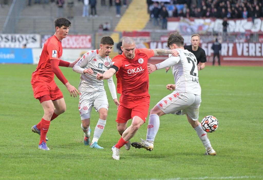 KSV Hessen Kassel - 1.FSV Mainz 05 II: Flotho, Tim Dierßen