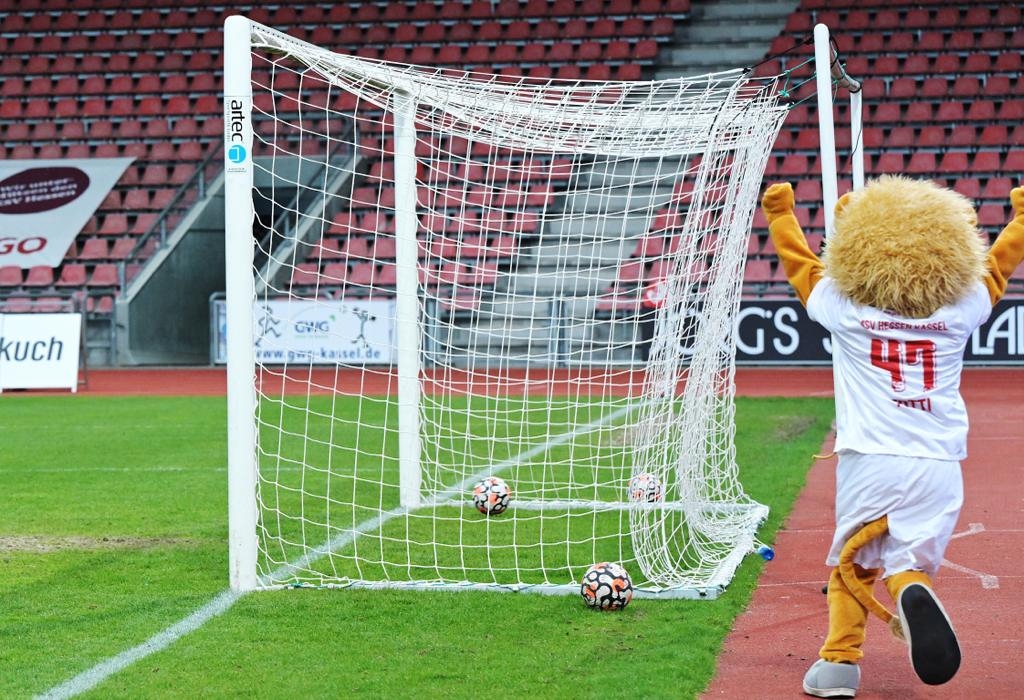 KSV Hessen Kassel - 1.FSV Mainz 05 II Totti jubelt