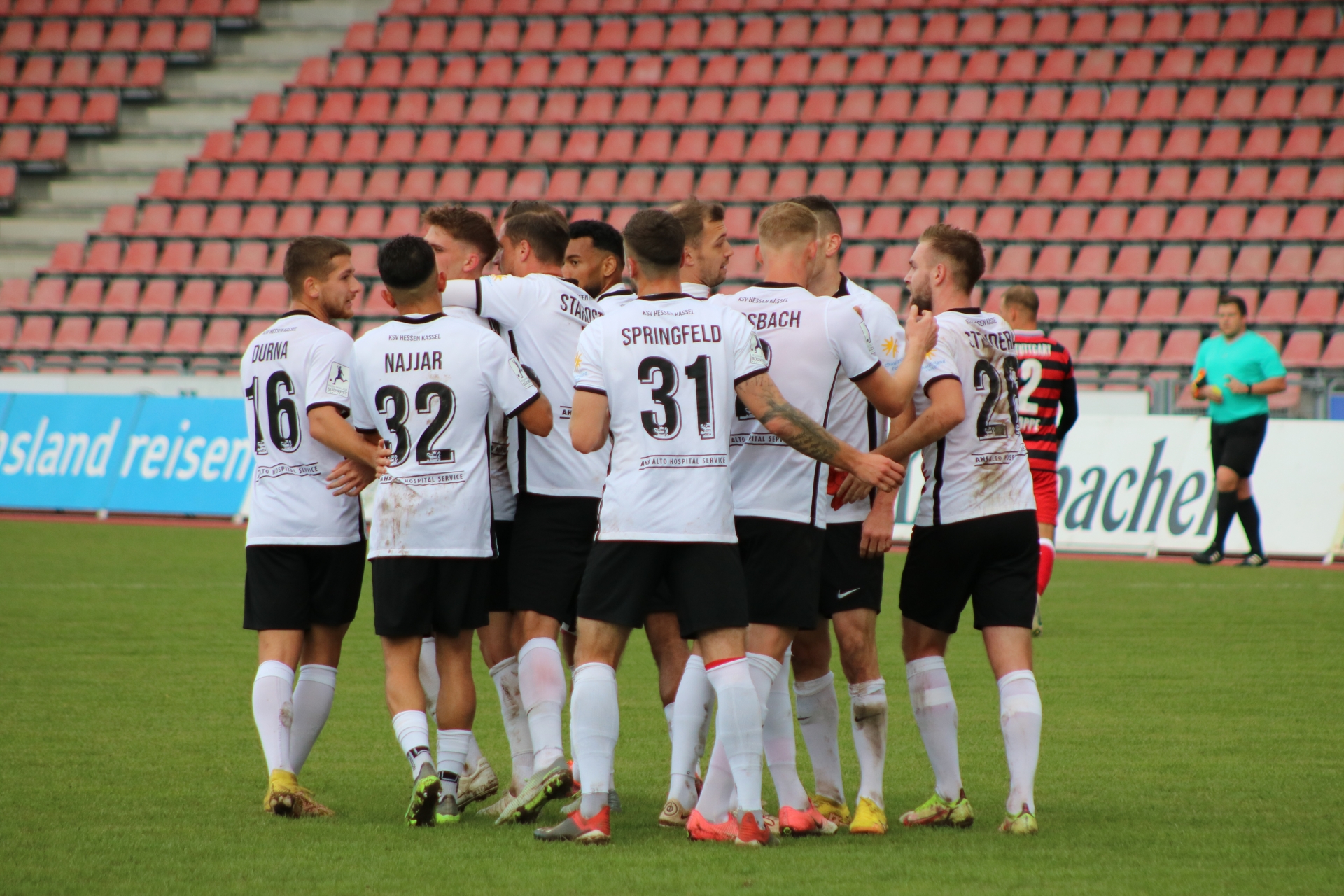 KSV Hessen Kassel - VfB Stuttgart (Torjubel nach dem 1:0)