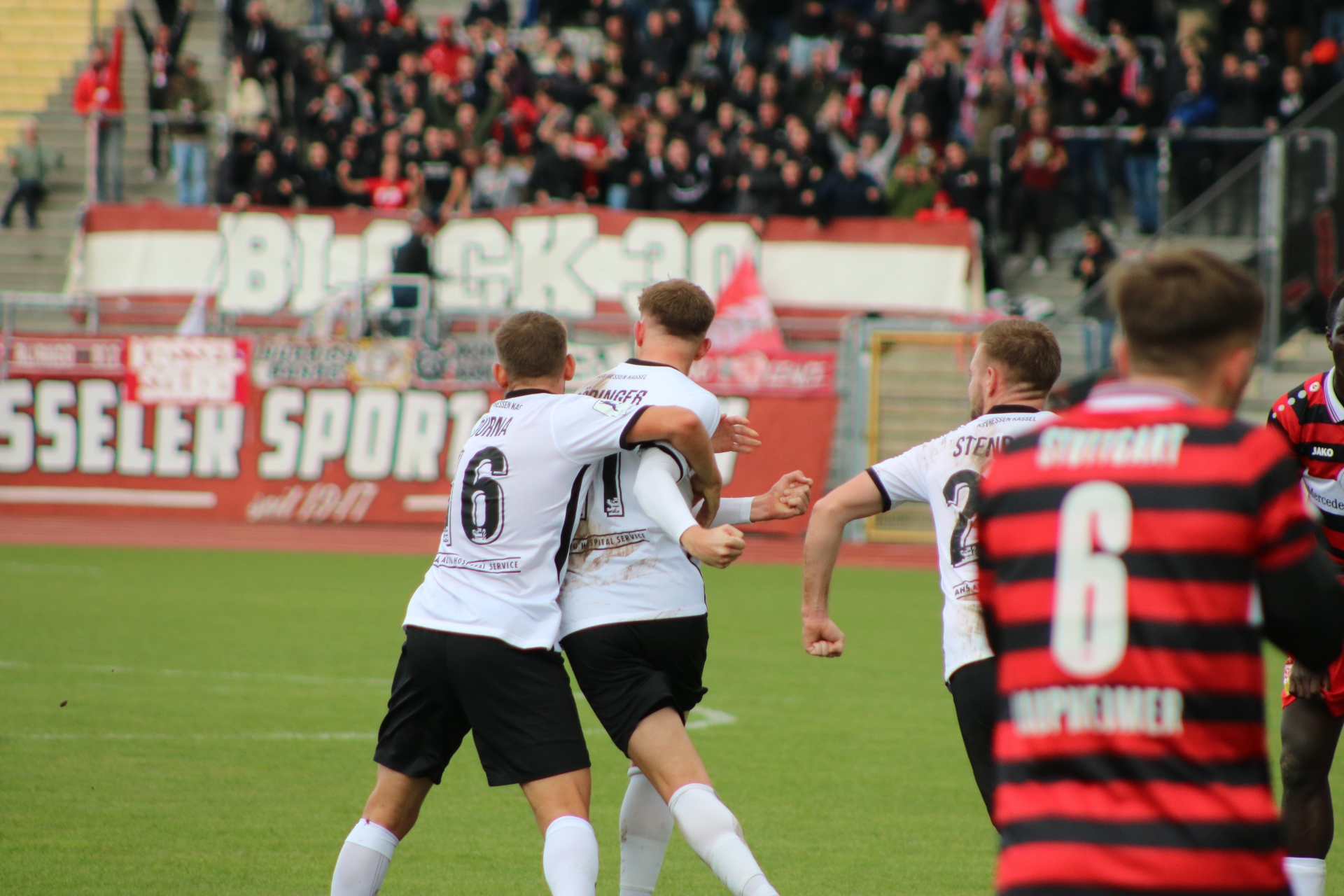 KSV Hessen Kassel - VfB Stuttgart (Torjubel nach dem1:0)