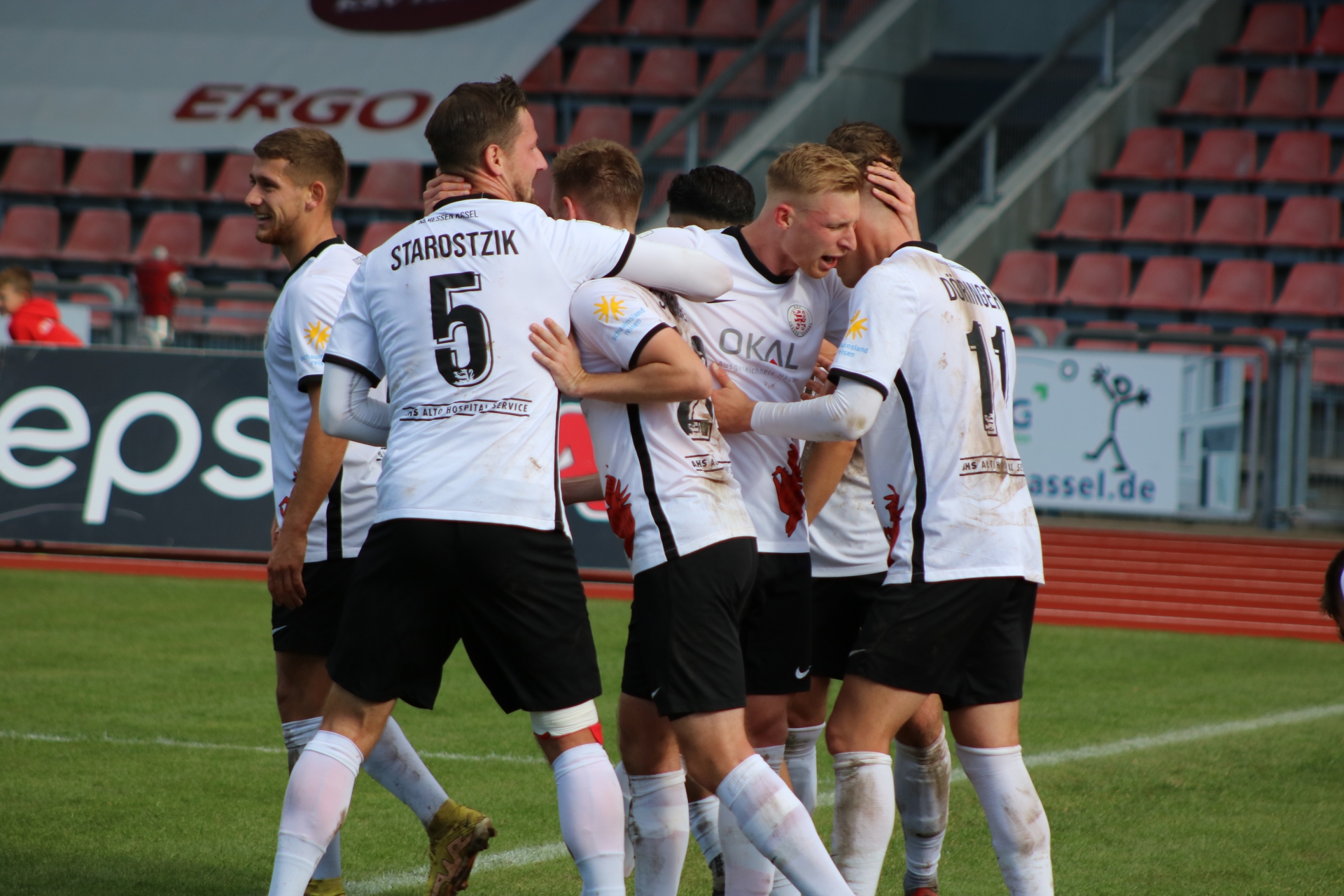 KSV Hessen Kassel - VfB Stuttgart (Jubel nach dem 2:0)