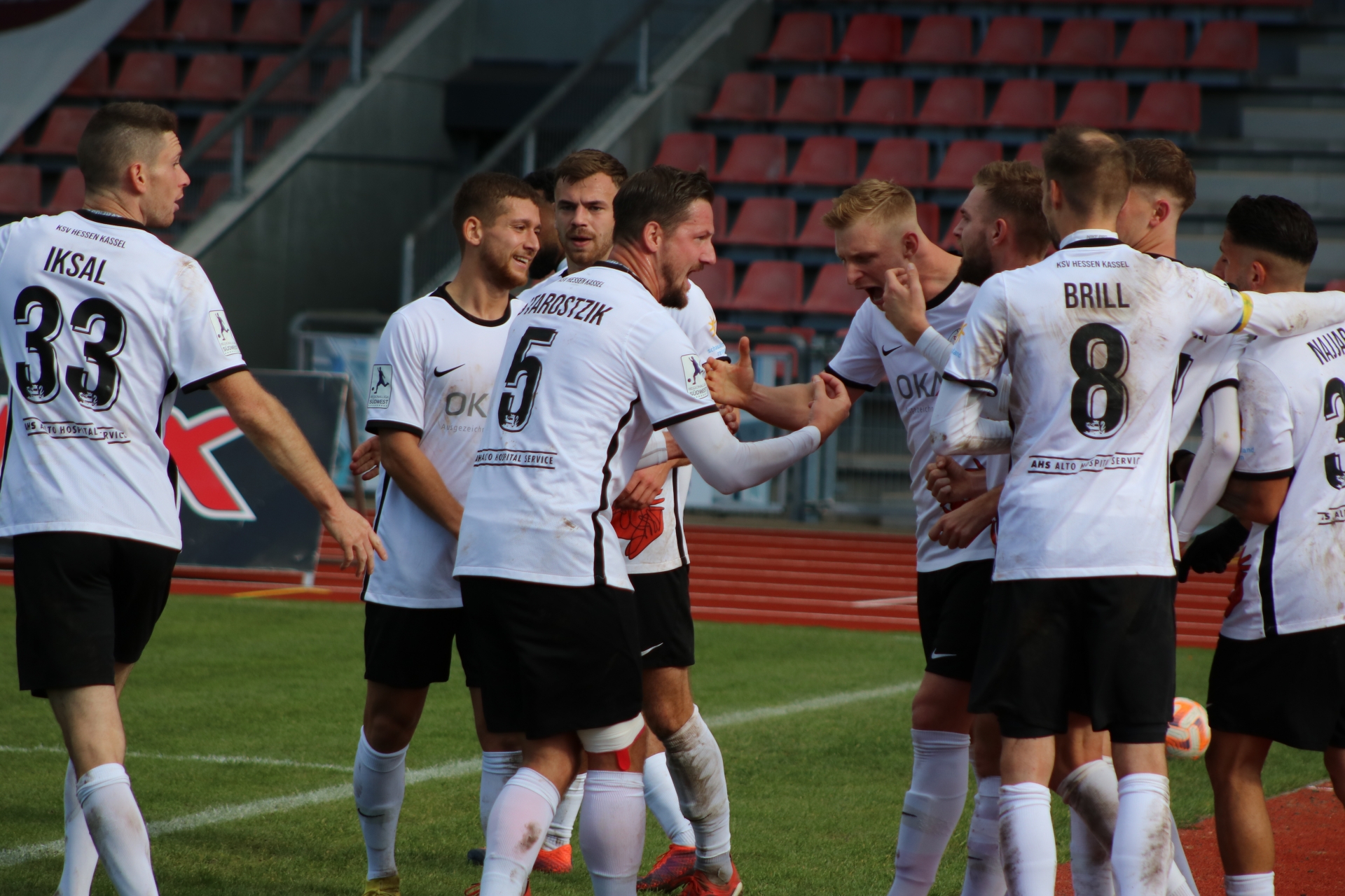 KSV Hessen Kassel - VfB Stuttgart (Jubel nach dem 2:0)