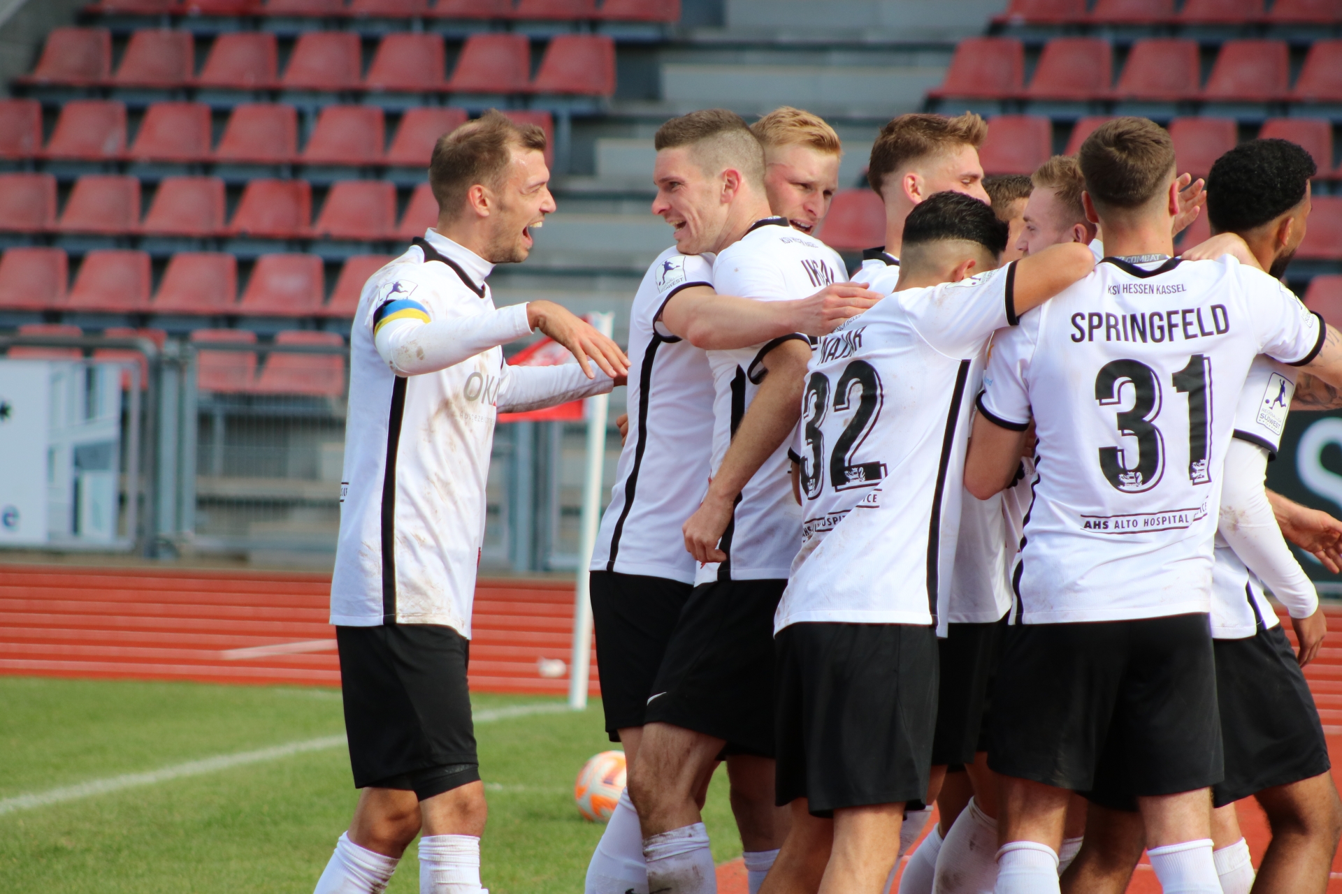 KSV Hessen Kassel - VfB Stuttgart (Jubel nach dem 2:0)