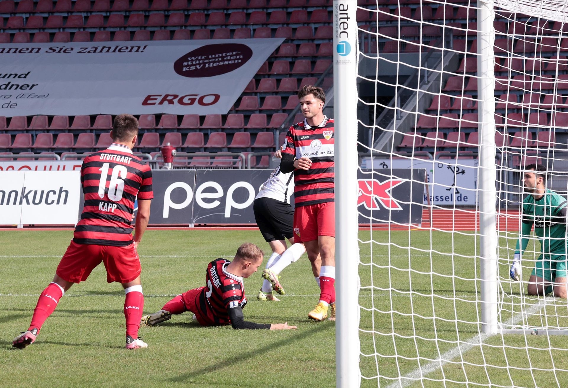 KSV Hessen Kassel- VFB Stuttgart II, 2-0,