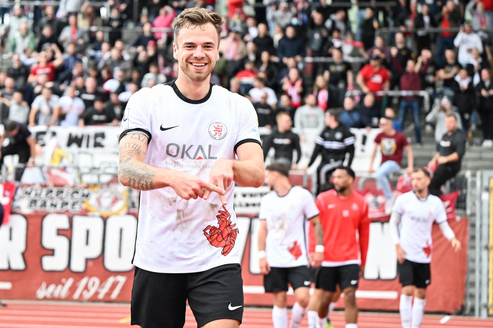 Saison 2022/23, Spieltag 2, KSV Hessen Kassel, TSV Steinbach Haiger, Endstand 2:0, Jubel zum 2:0, Springfeld