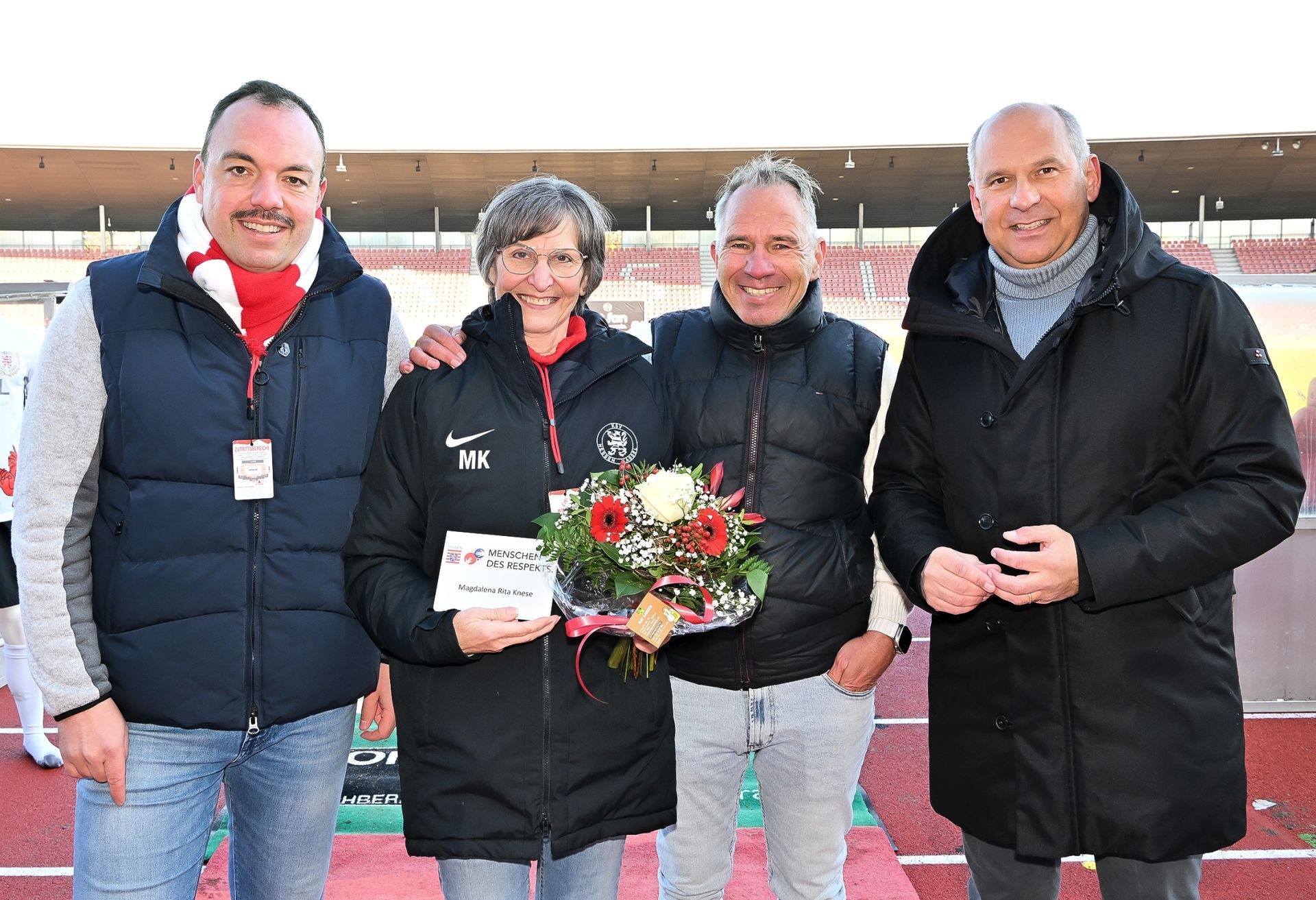 KSV Hessen Kassel, Hessische Staatskanzlei, Ehrung, Menschen des Respekts, (v.l.n.r.) Christian Geselle (Oberbürgermeister), Magdalena Rita Knese, Jens Rose (Vorstand KSV Hessen Kassel), Prof. Dr. Roman Poseck (Hessischer Minister der Justiz)