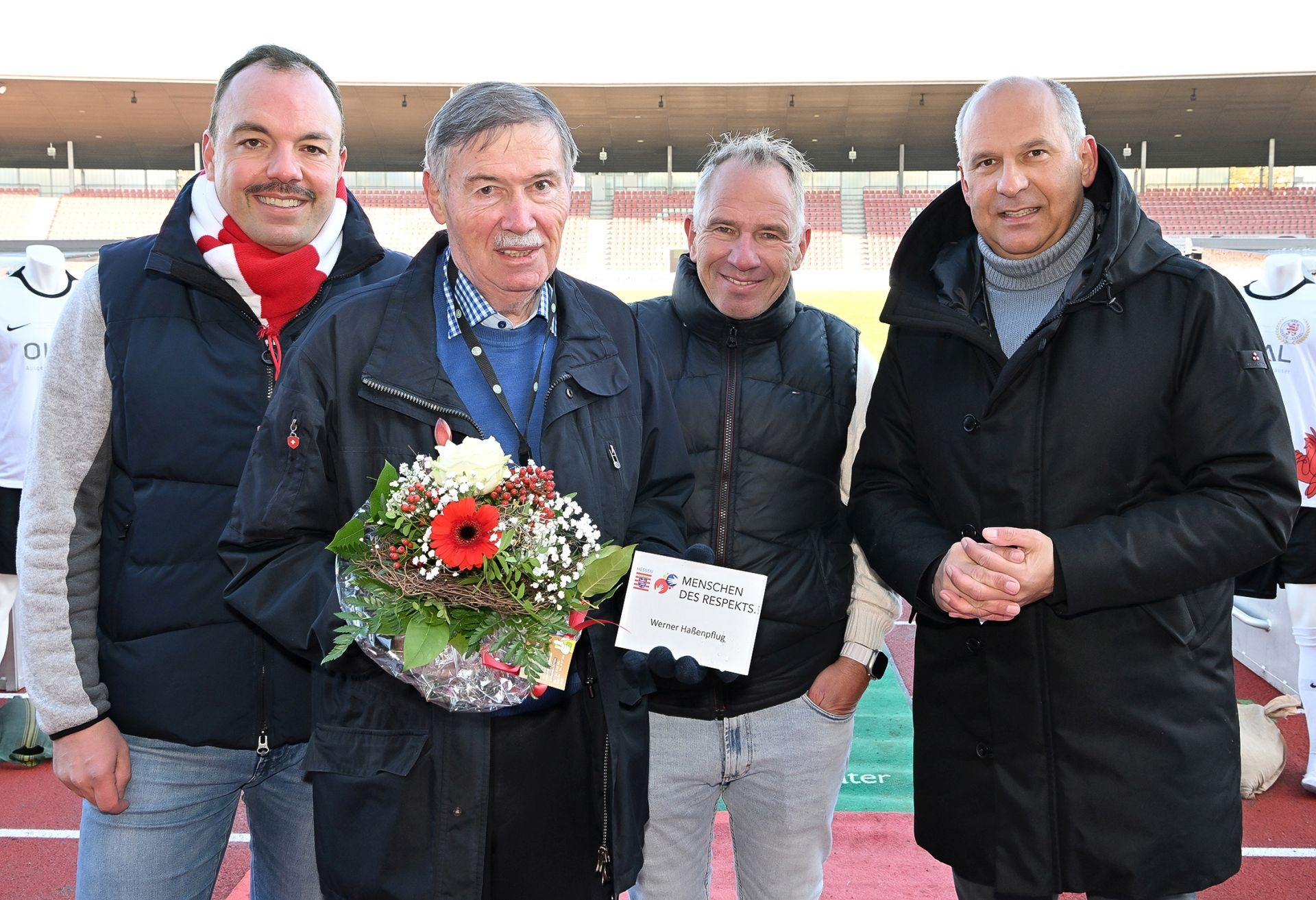 KSV Hessen Kassel, Hessische Staatskanzlei, Ehrung, Menschen des Respekts, (v.l.n.r.) Christian Geselle (Oberbürgermeister), Werner Hassenpflug, Jens Rose (Vorstand KSV Hessen Kassel), Prof. Dr. Roman Poseck (Hessischer Minister der Justiz)