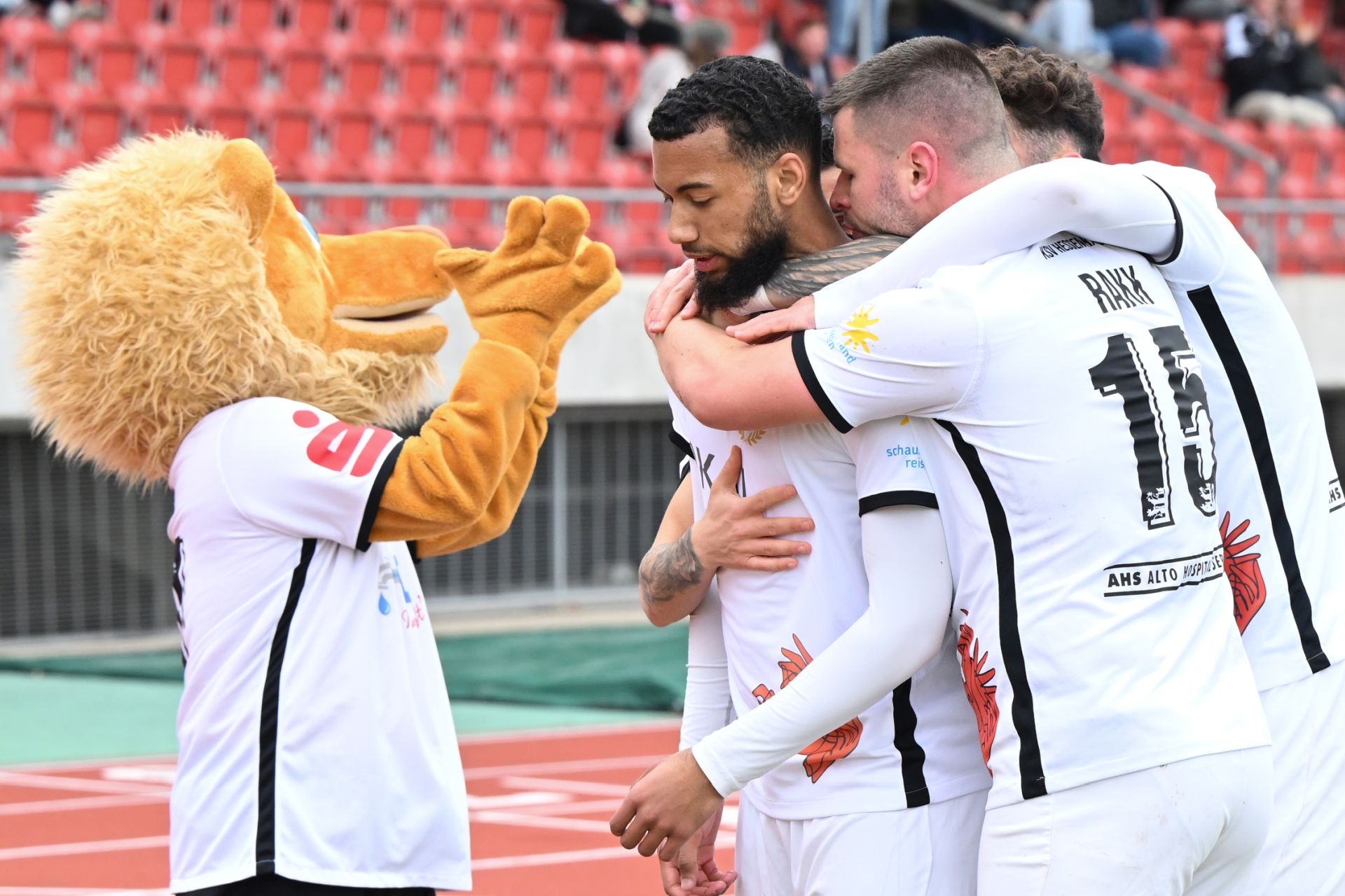Saison 2022/23, KSV Hessen Kassel, FC-Astoria Walldorf, Endstand 3:0, Jubel zum 1:0