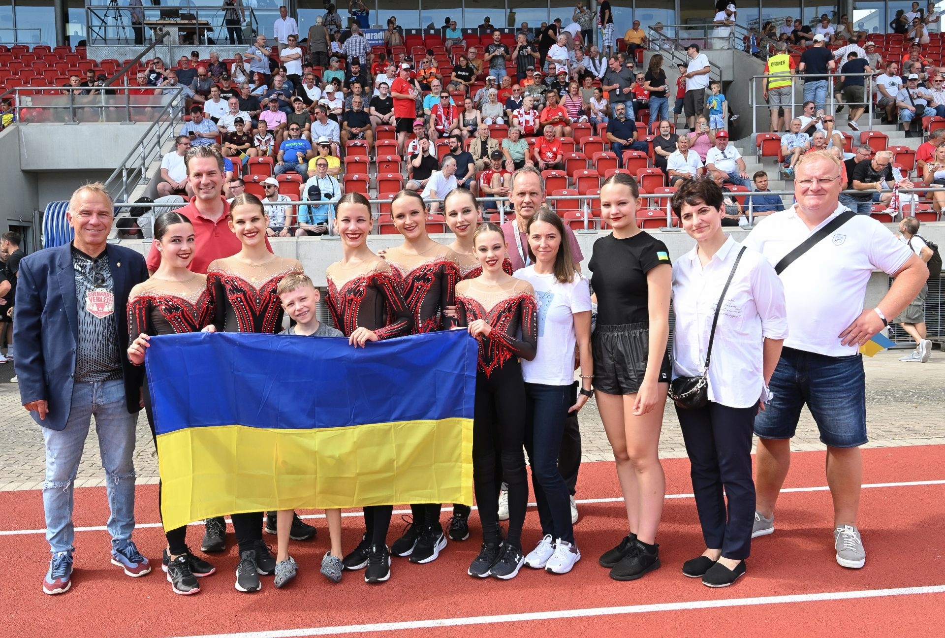 Gruppenbild mit Aelita-Team aus der Ukraine