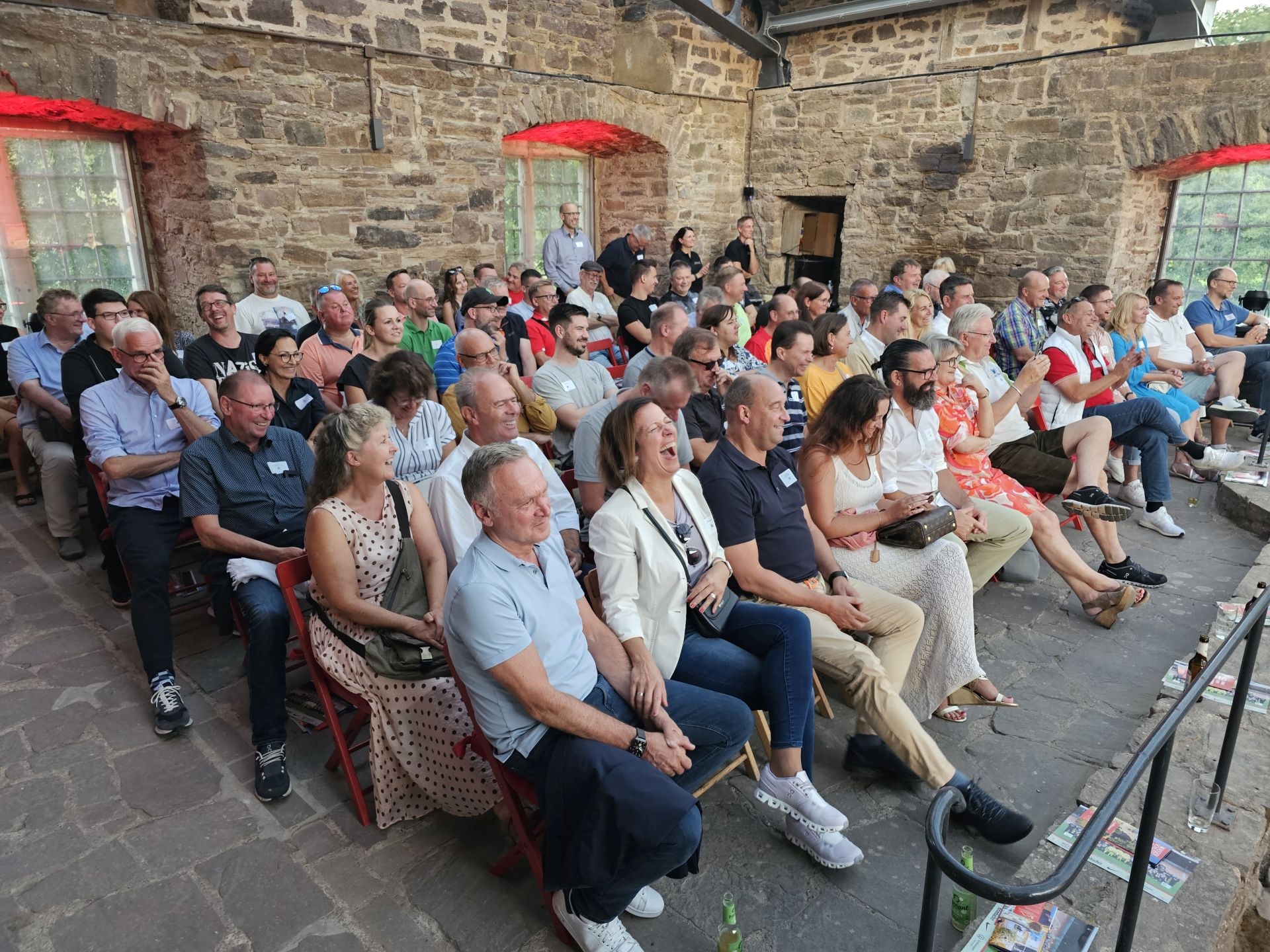 Impressionen des Sommerabend im Wasserschloss Wülmersen mit Markus Krebs