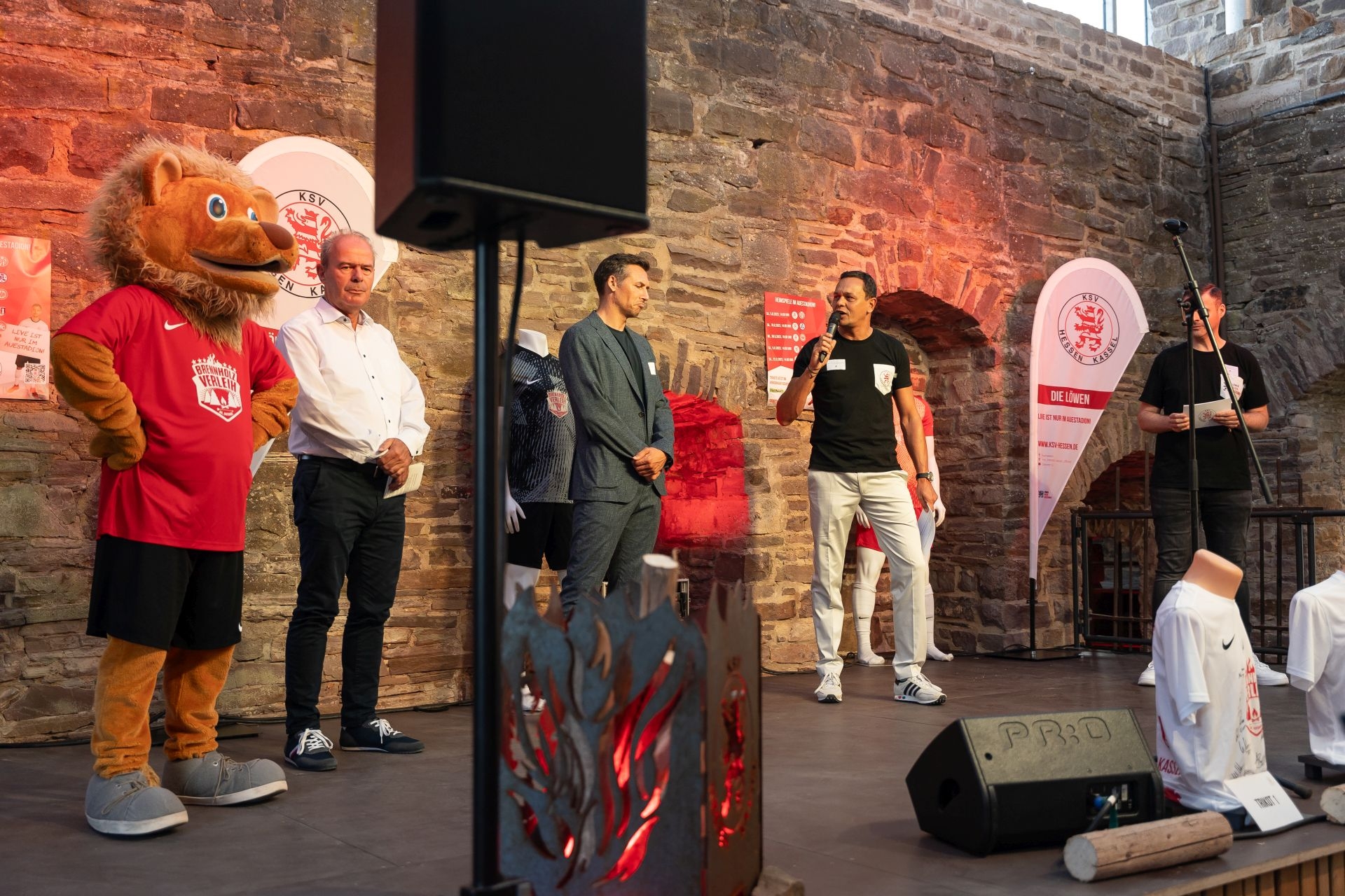 Impressionen des Sommerabend im Wasserschloss Wülmersen mit Markus Krebs