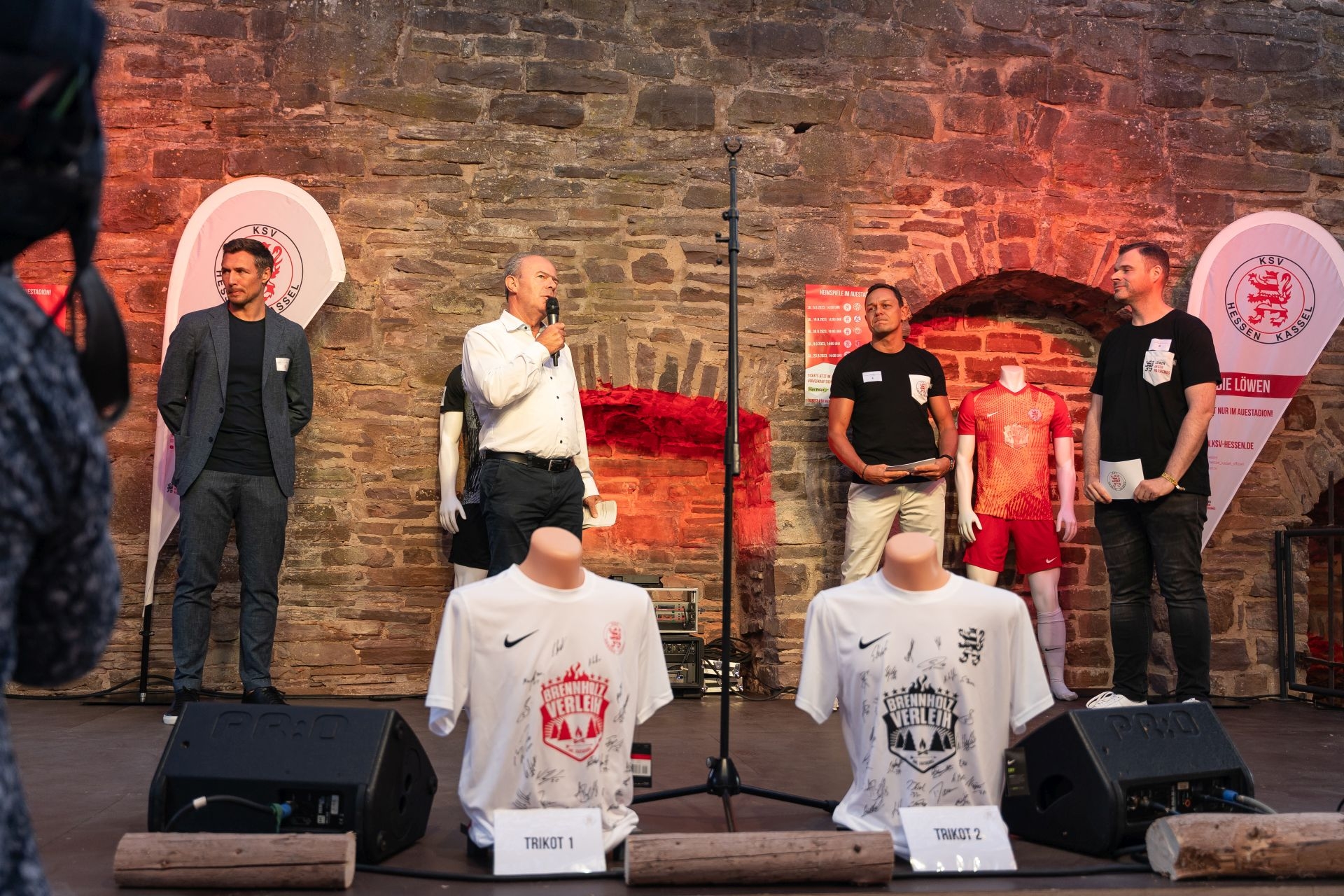 Impressionen des Sommerabend im Wasserschloss Wülmersen mit Markus Krebs