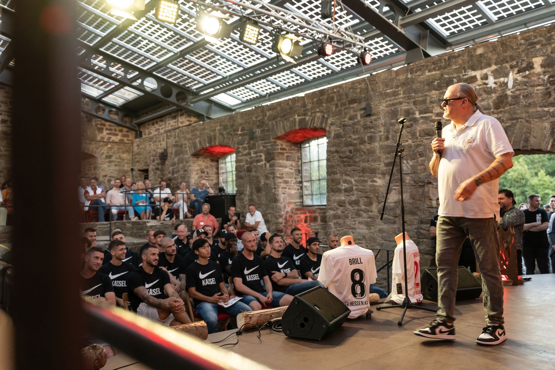 Impressionen des Sommerabend im Wasserschloss Wülmersen mit Markus Krebs