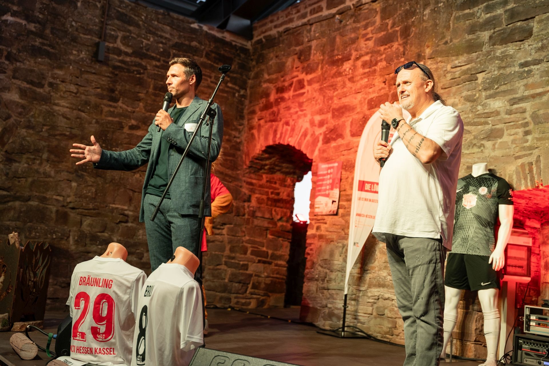 Impressionen des Sommerabend im Wasserschloss Wülmersen mit Markus Krebs