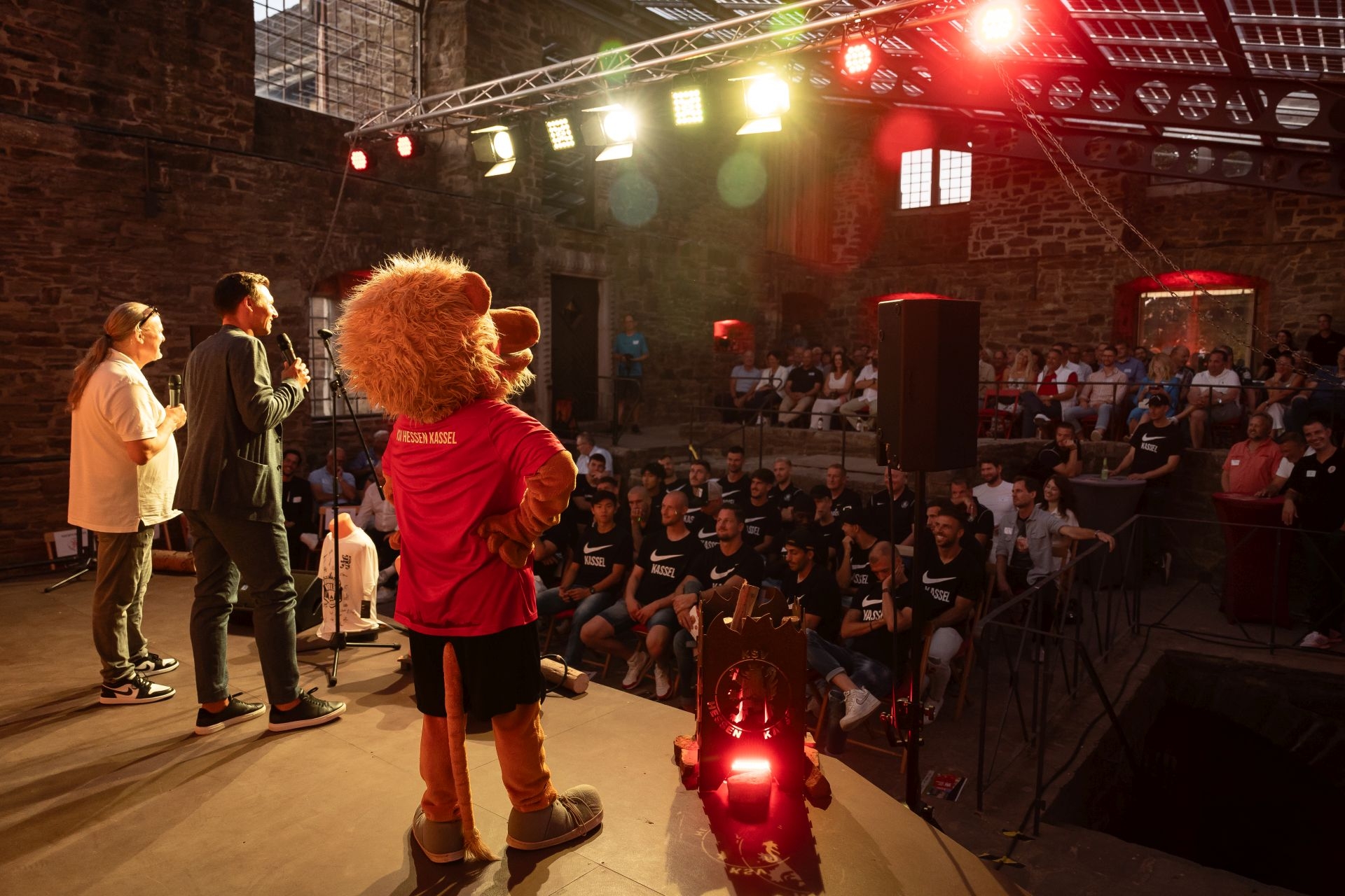 Impressionen des Sommerabend im Wasserschloss Wülmersen mit Markus Krebs