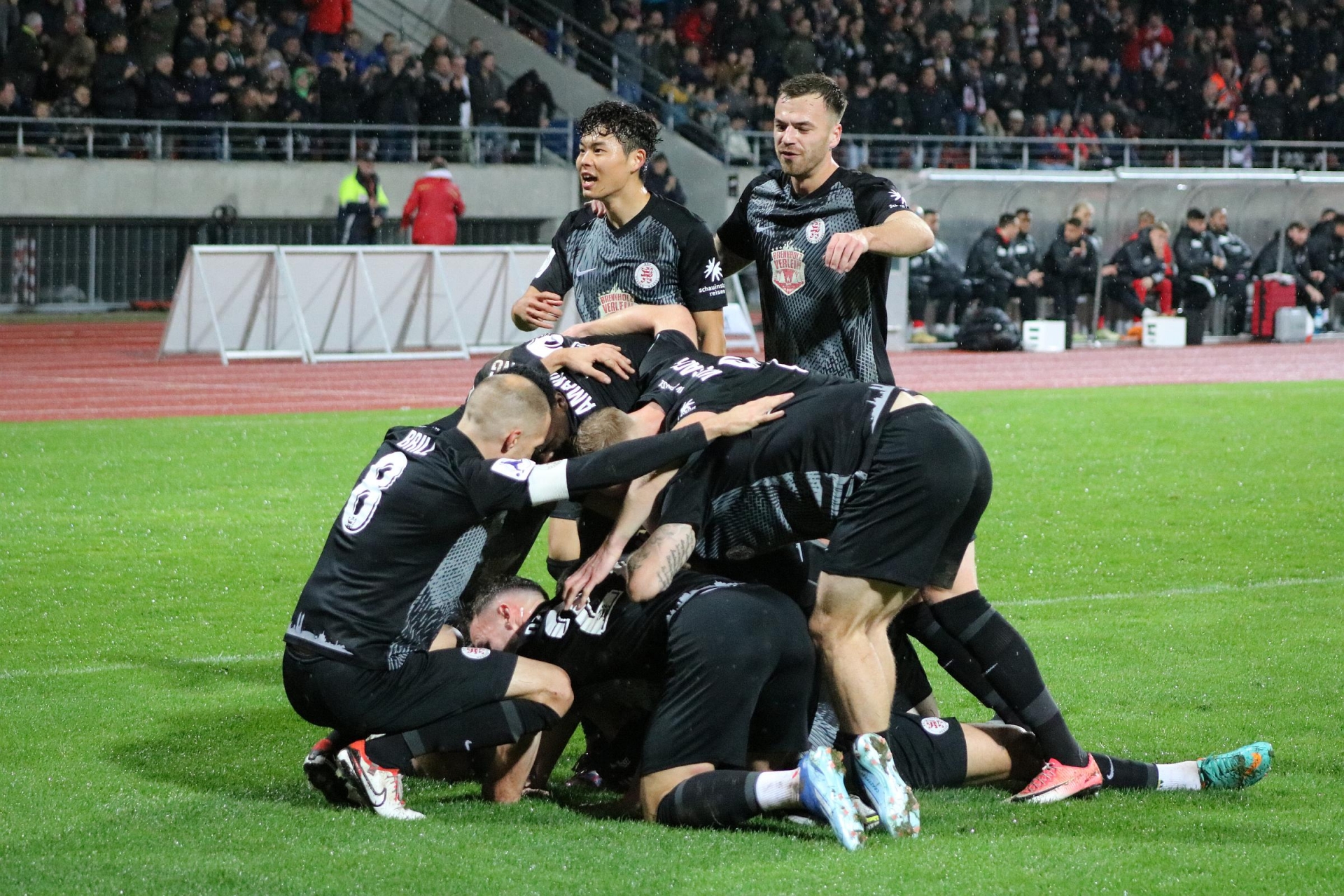 KSV Hessen Kassel - Kickers Offenbach, Torjubel 1:0