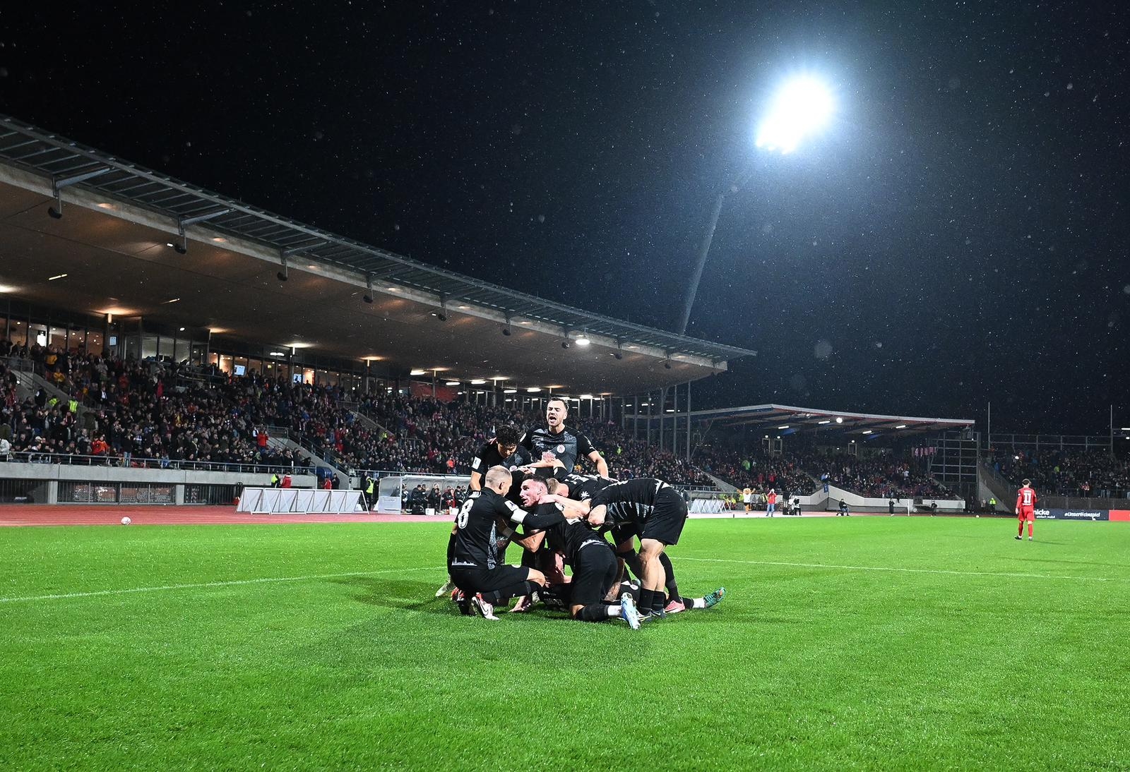 KSV Hessen Kassel - Kickers Offenbach, Torjubel