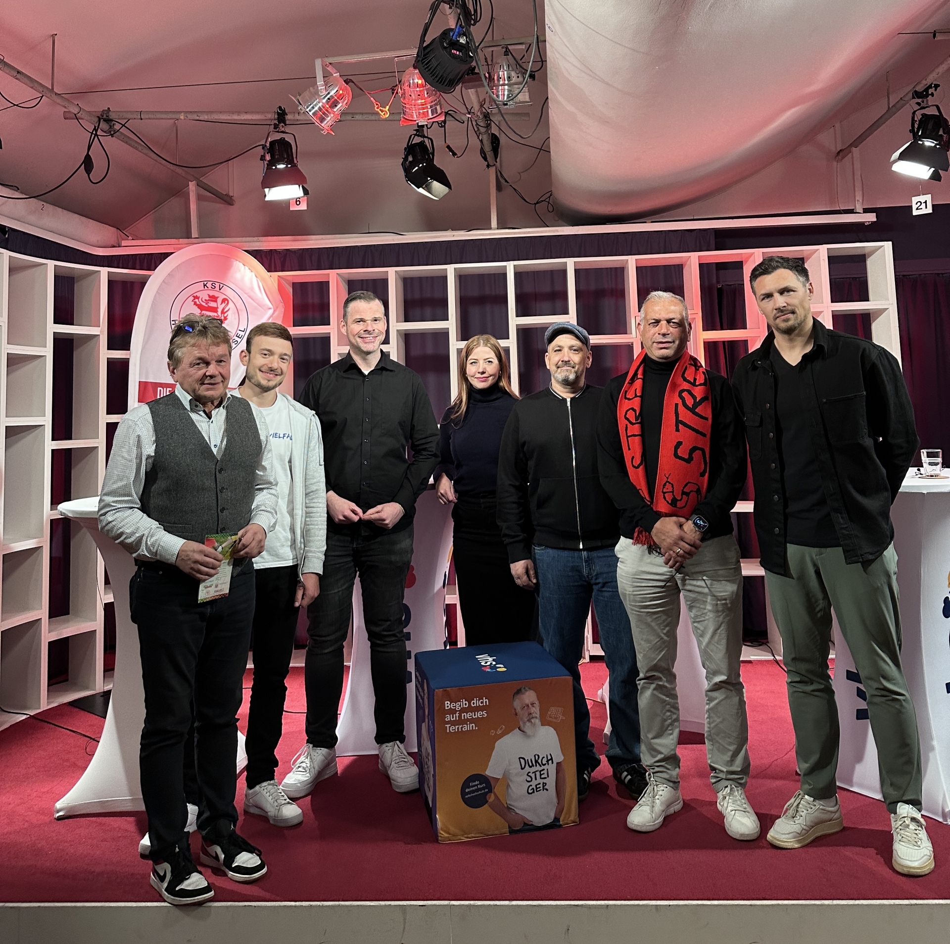 Die Teilnehmer der zweiten Folge im Offenen Kanal: Armin Ruda, Maximilian Zindel, Daniel Bettermann, Felicia Toor, Dennis Pfeiffer, Mustafa Gndar, Sören Gonther