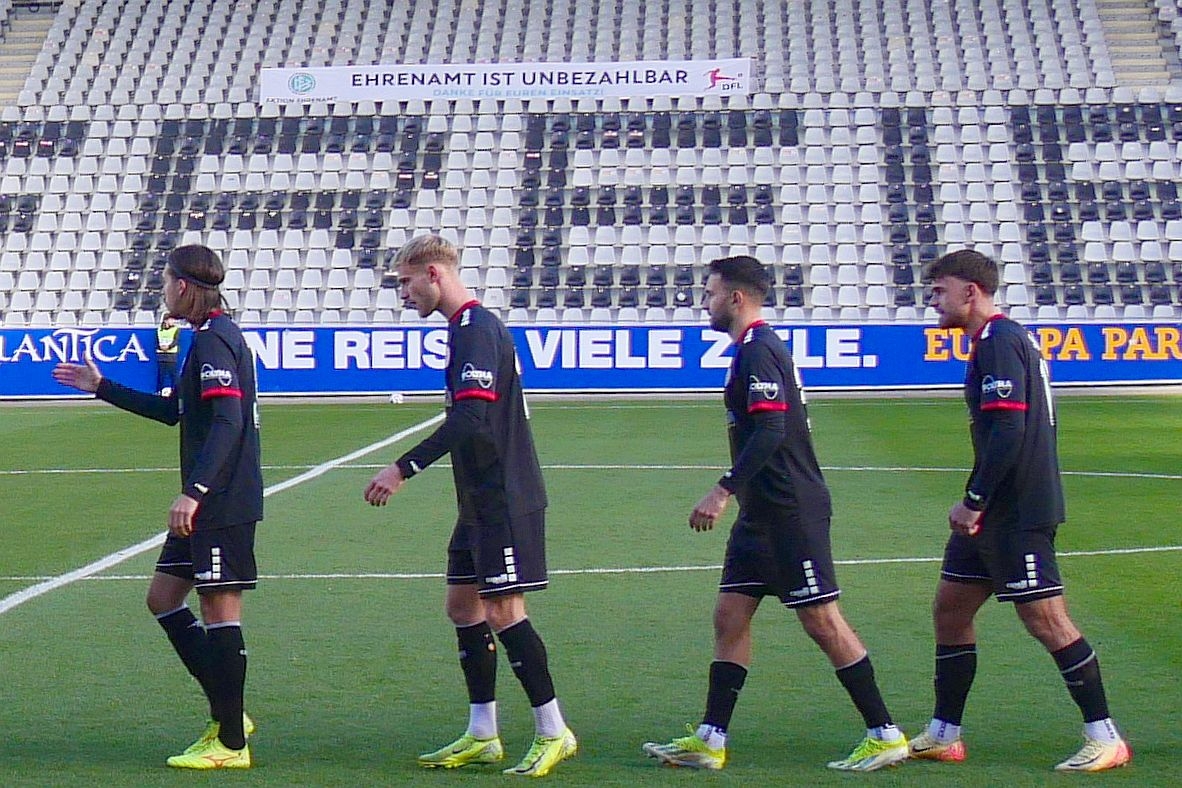 SC Freiburg II - KSV Hessen Kassel, Ehrenamt