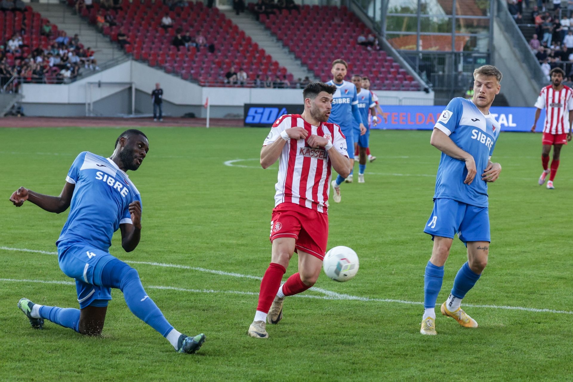 Krombacher Hessenpokal-Halbfinale KSV Hessen - TSV Steinbach Haiger