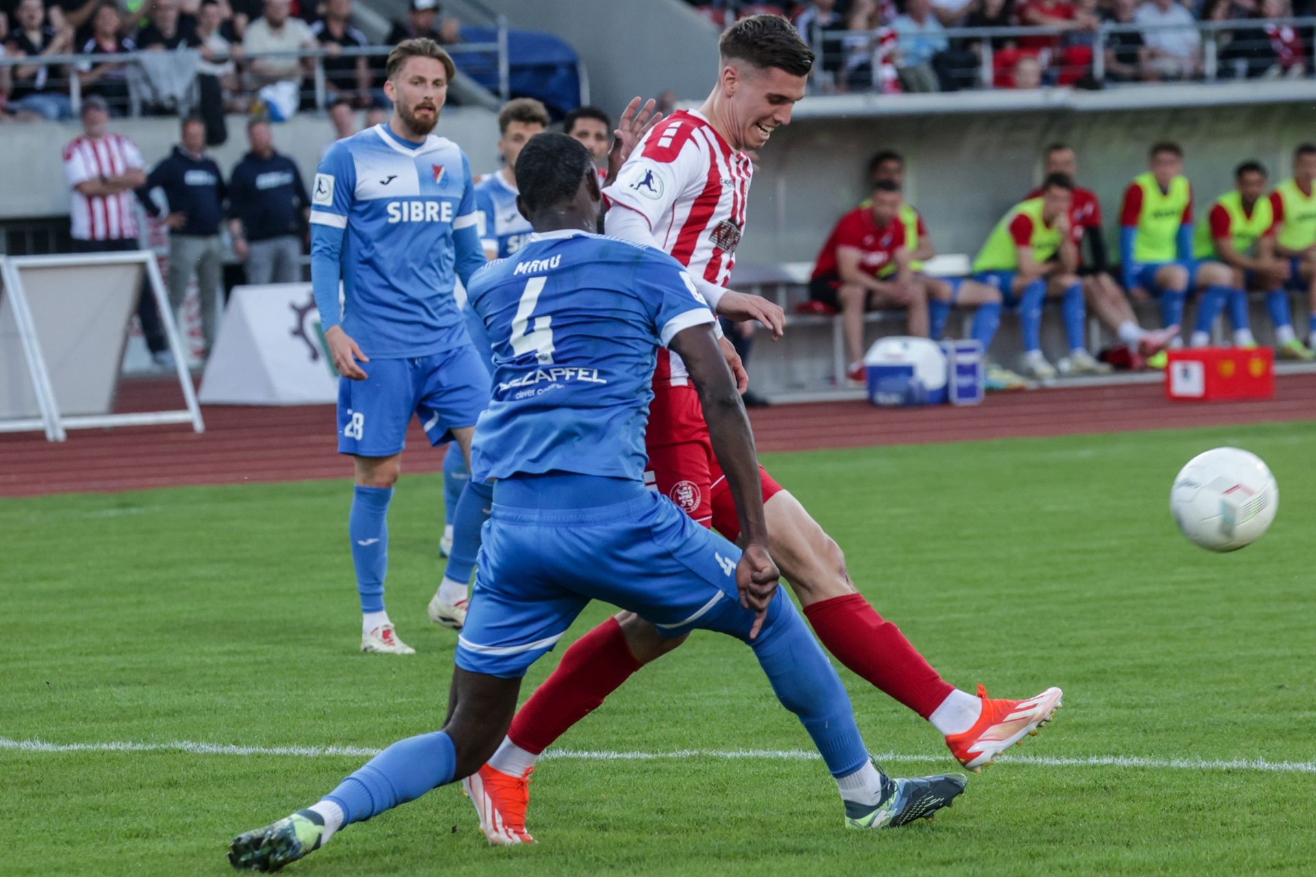 Krombacher Hessenpokal-Halbfinale KSV Hessen - TSV Steinbach Haiger