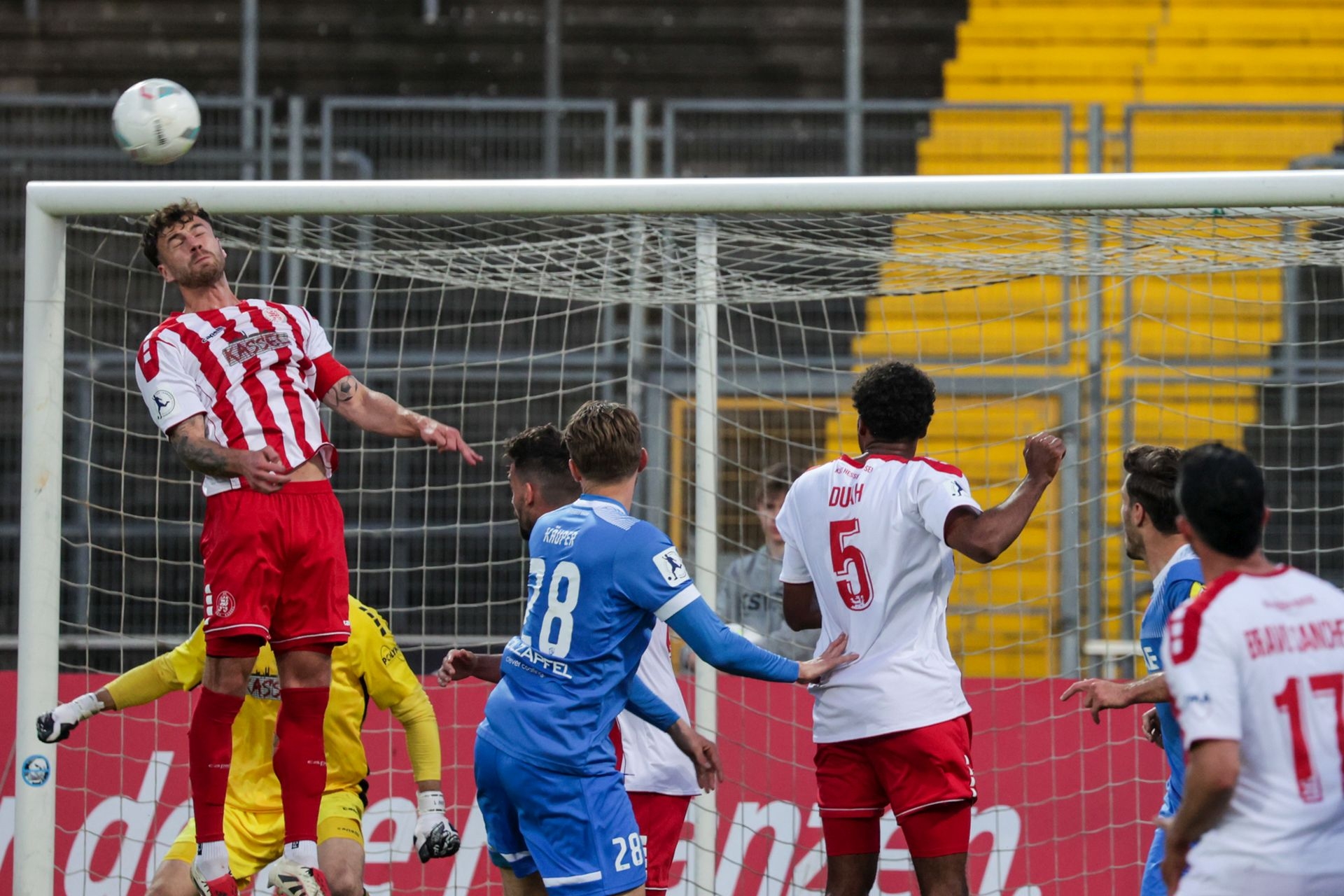 Krombacher Hessenpokal-Halbfinale KSV Hessen - TSV Steinbach Haiger