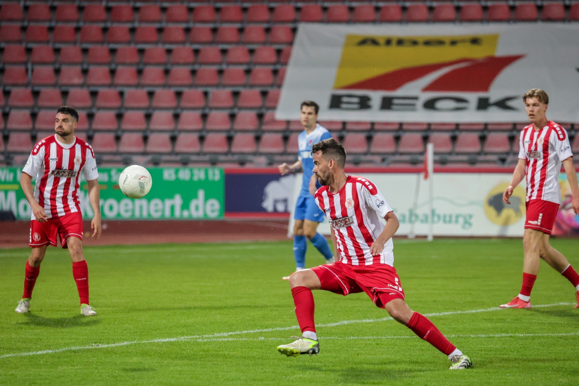 Krombacher Hessenpokal-Halbfinale KSV Hessen - TSV Steinbach Haiger