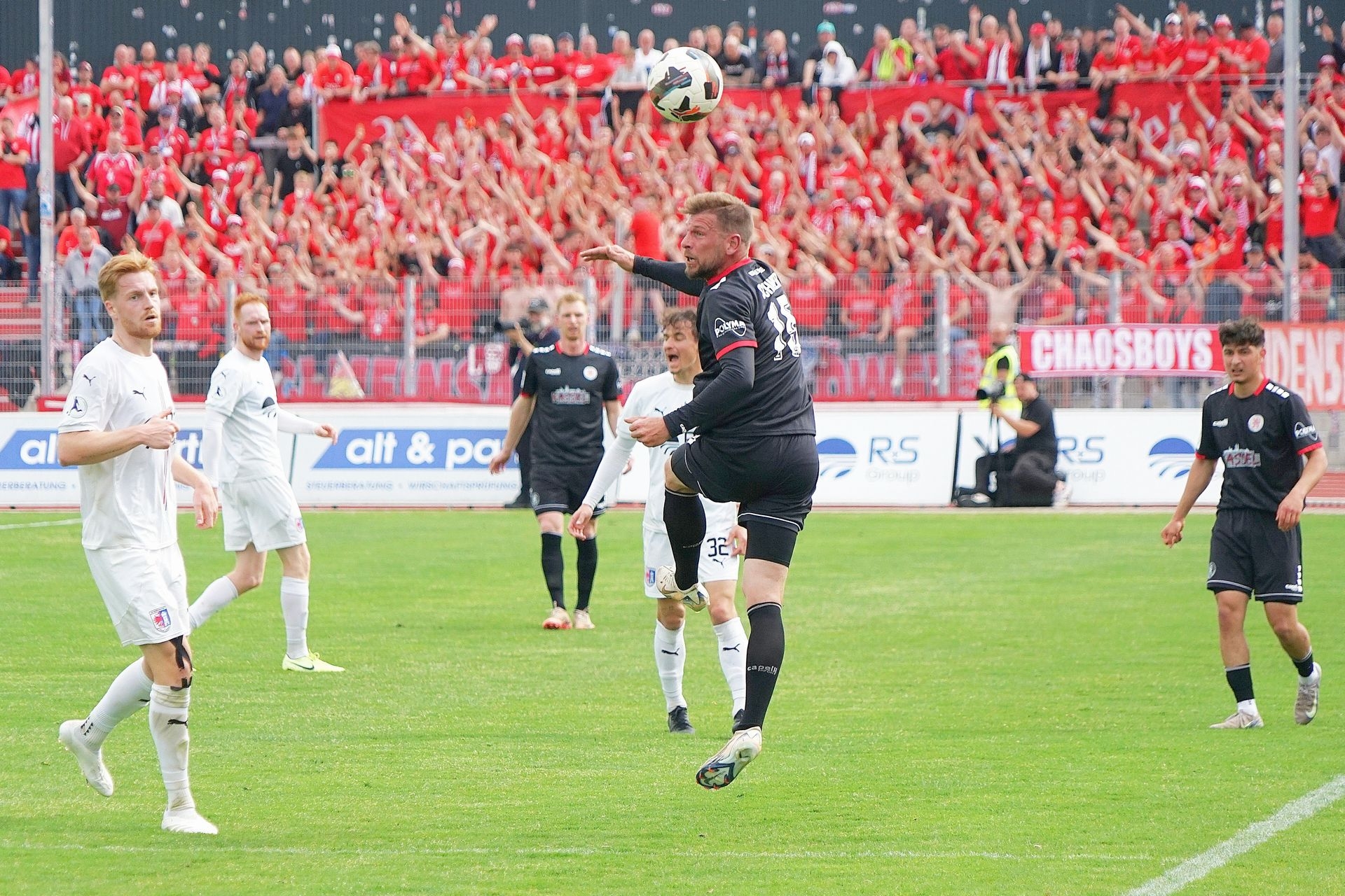 SG Barockstadt Fulda-Lehnerz - KSV Hessen Kassel, Auswärts Fanblock, Schmeer