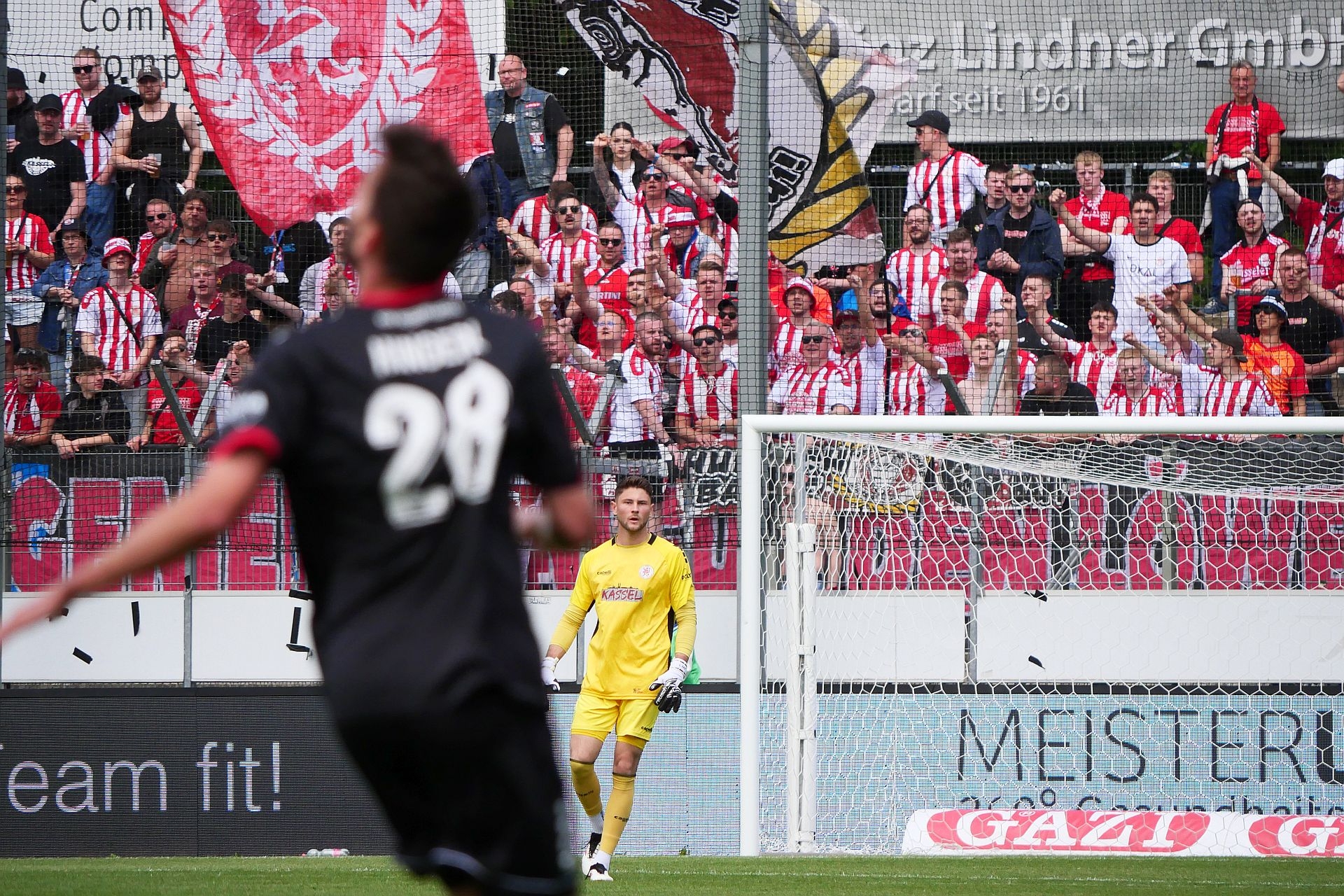 Stuttgarter Kickers - KSV Hessen Kassel, Fanblock, Weyand