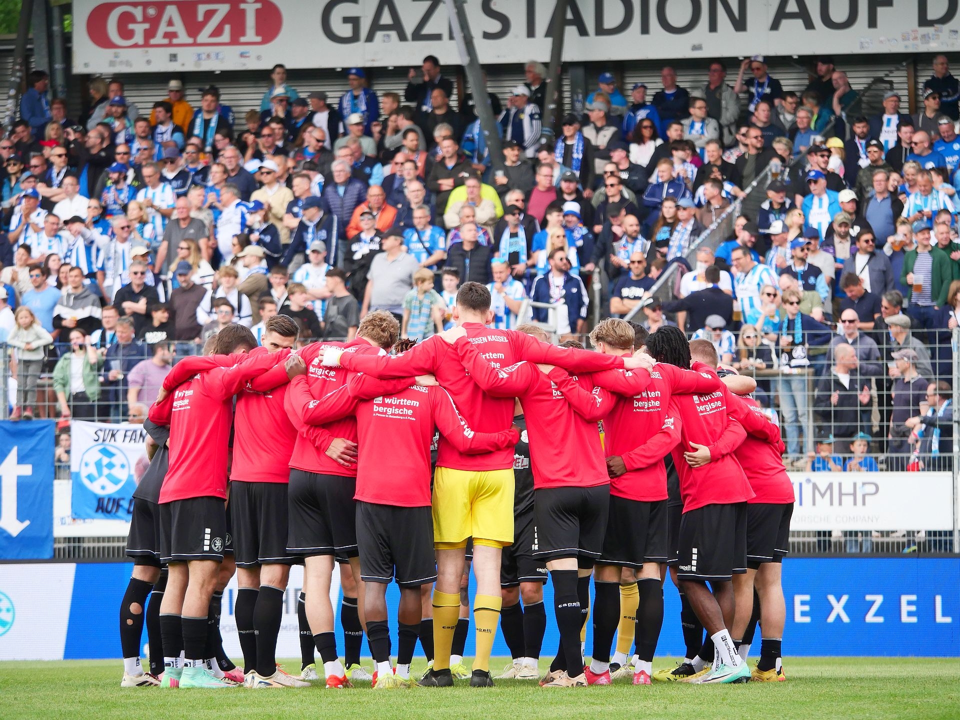 Stuttgarter Kickers - KSV Hessen Kassel, Mannschaftskreis
