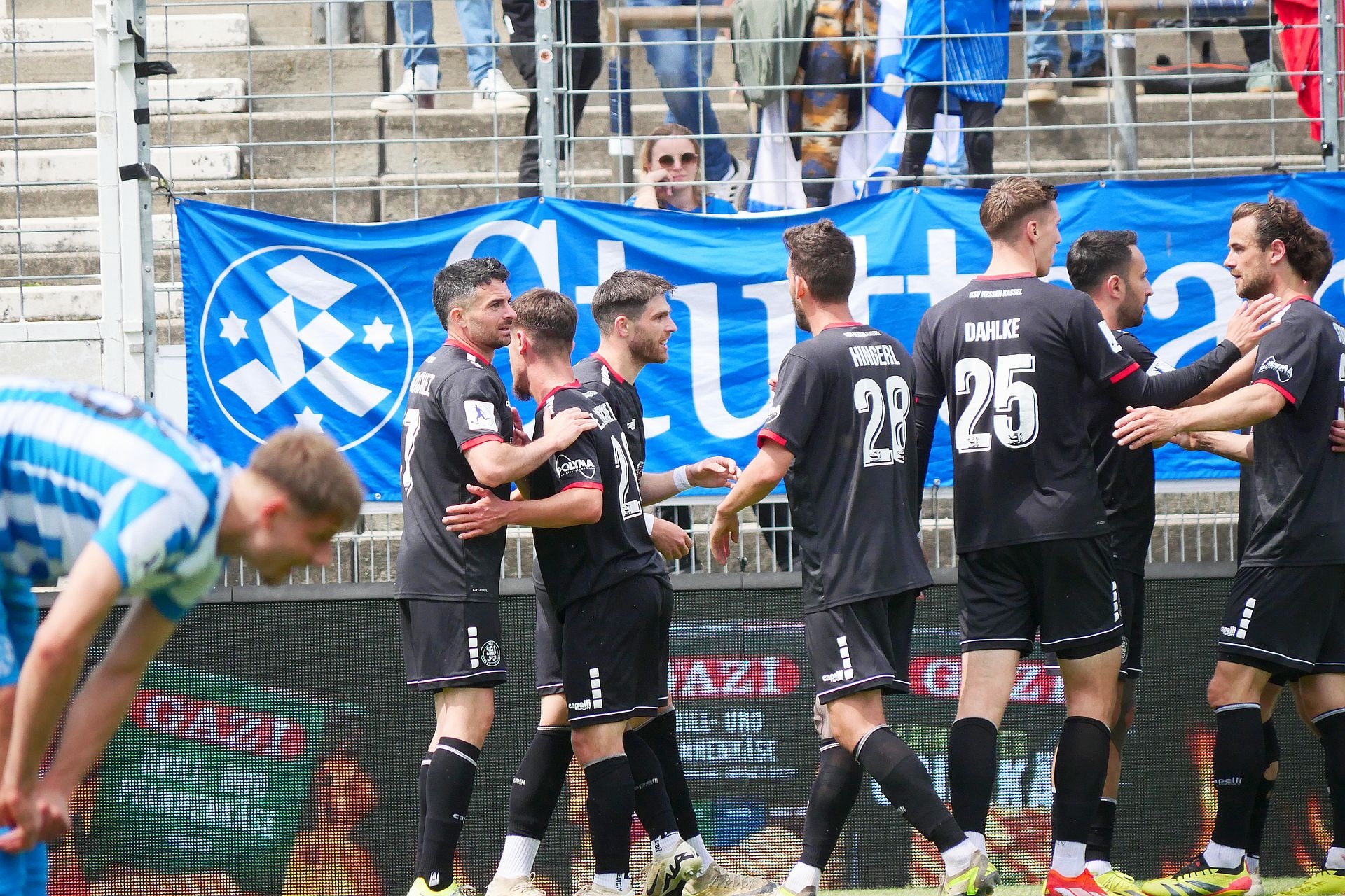 Stuttgarter Kickers - KSV Hessen Kassel, Torjubel 1:0
