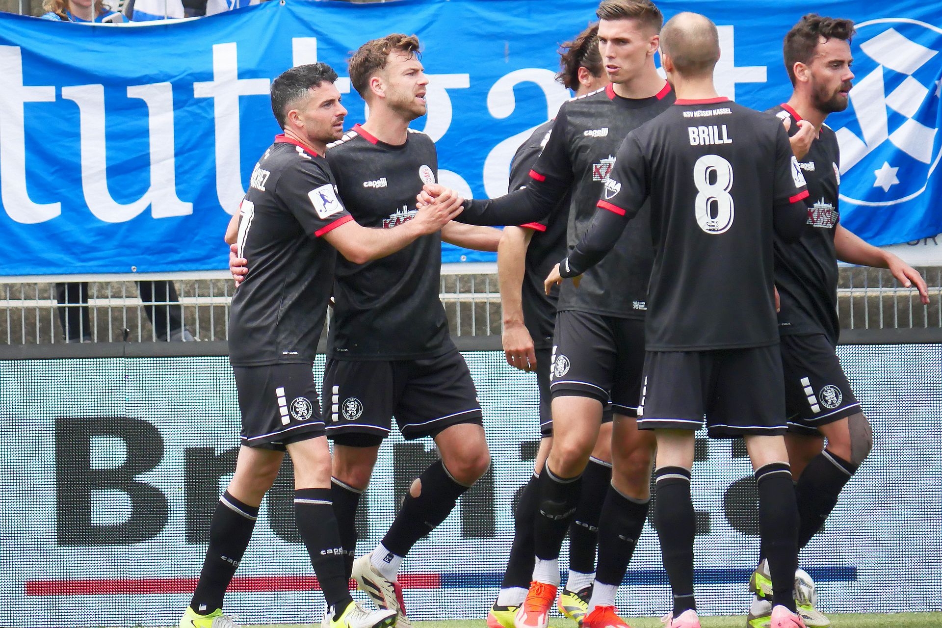 Stuttgarter Kickers - KSV Hessen Kassel, Torjubel 1:0