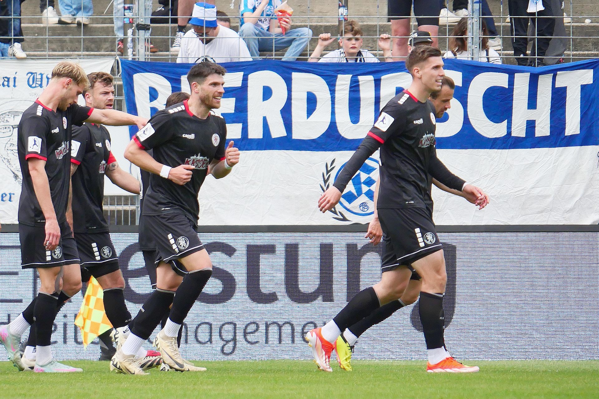 Stuttgarter Kickers - KSV Hessen Kassel, Torjubel 2:0