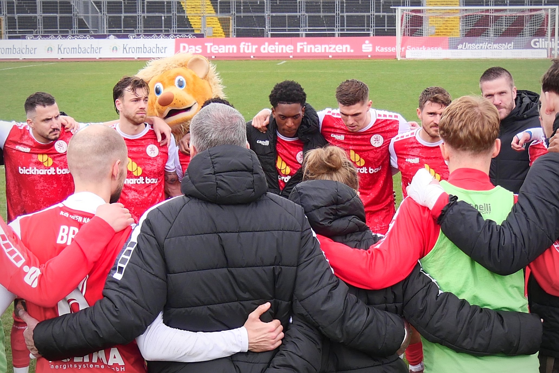  KSV Hessen Kassel, TSV Schott Mainz, Endstand 2:1, Mannschaftskreis