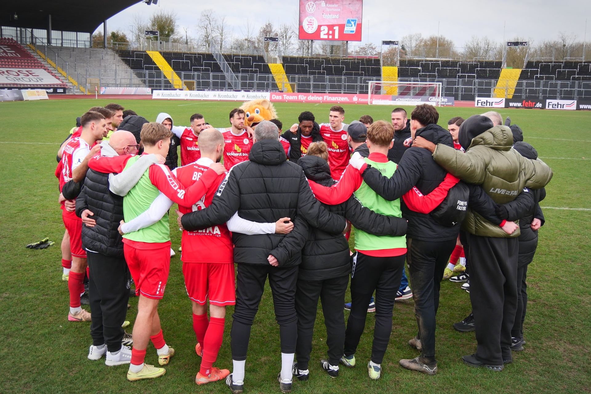  KSV Hessen Kassel, TSV Schott Mainz, Endstand 2:1, Mannschaftskreis